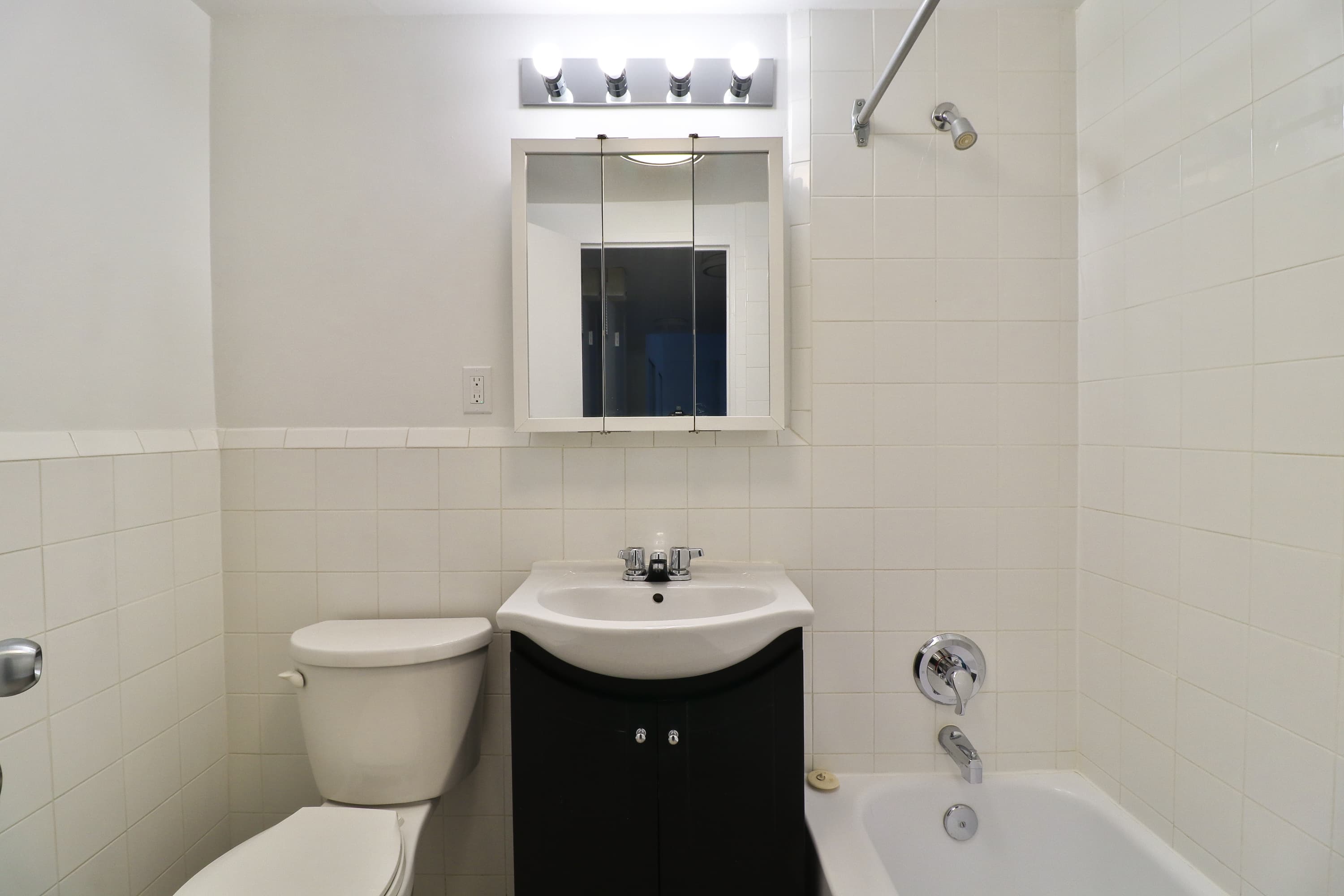 Westdale Properties — 2 Bed / 1.5 Bath - Photo 9
