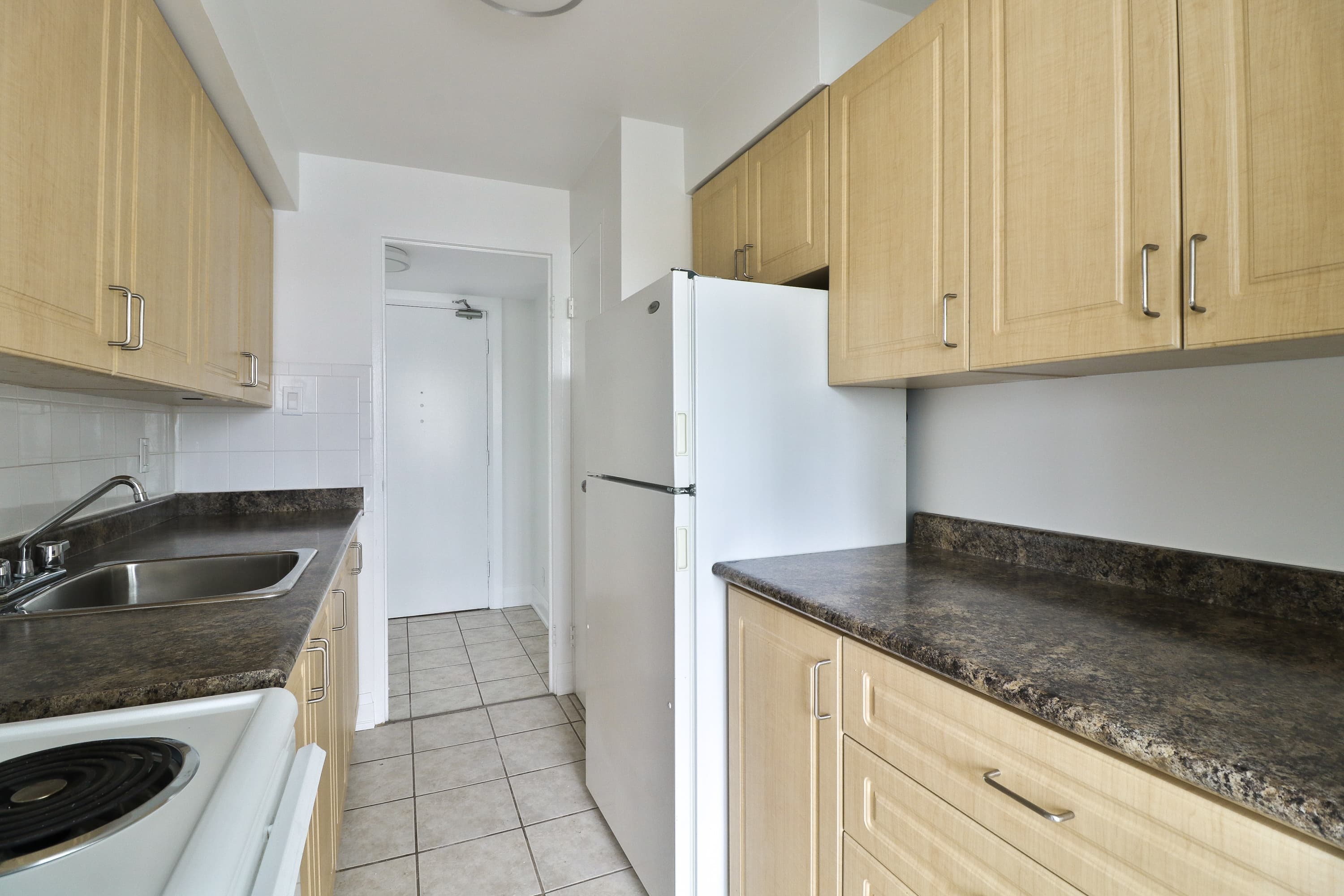 Westdale Properties — 2 Bed / 1.5 Bath - Photo 8