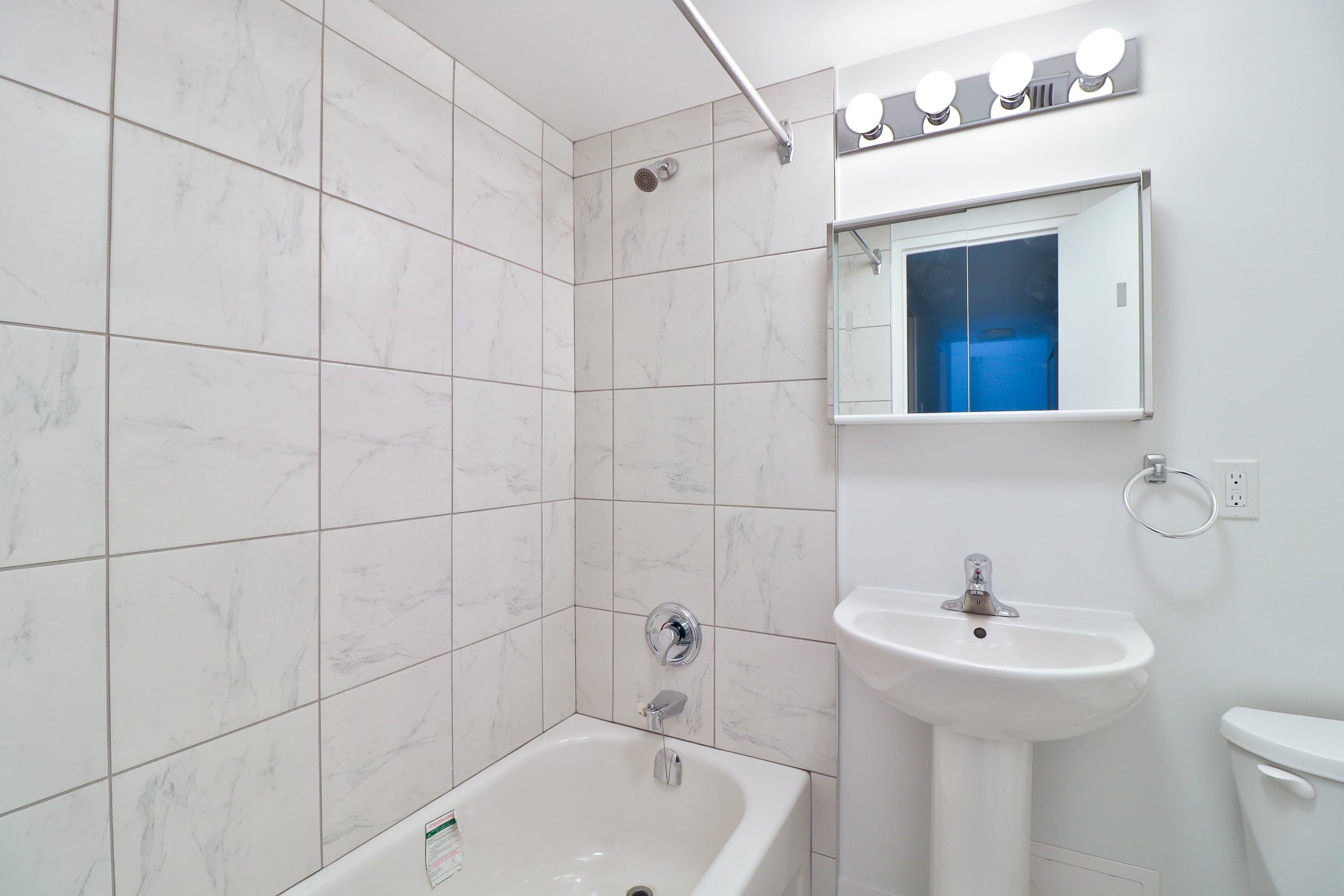 Westdale Properties — 2 Bed / 1.5 Bath - Photo 20