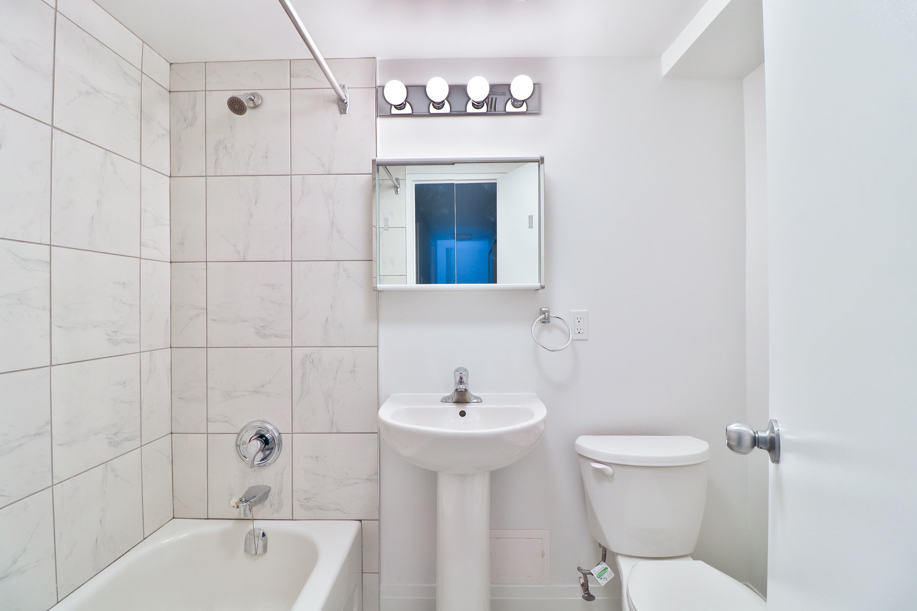 Westdale Properties — 2 Bed / 1.5 Bath - Photo 16