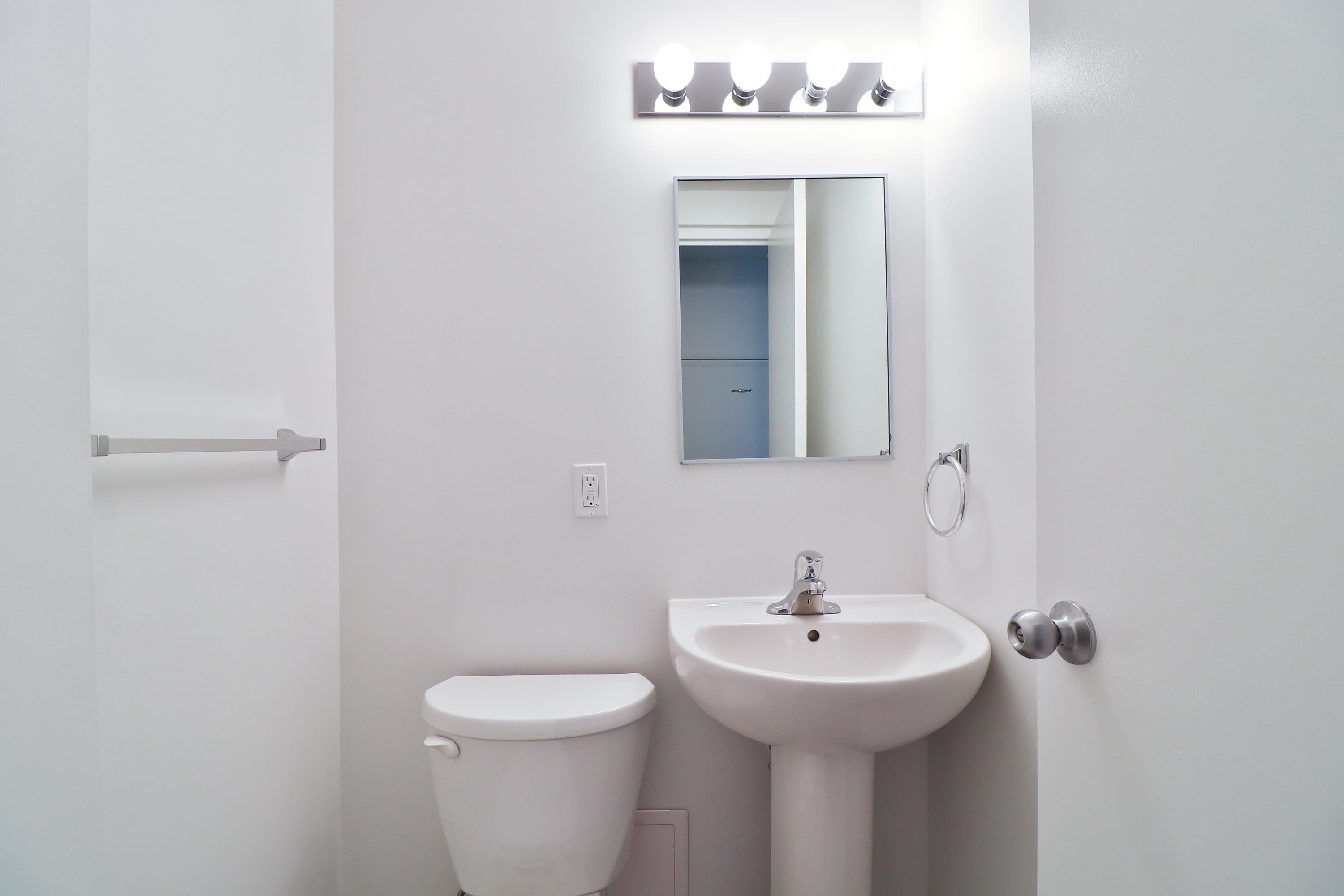 Westdale Properties — 2 Bed / 1.5 Bath - Photo 27