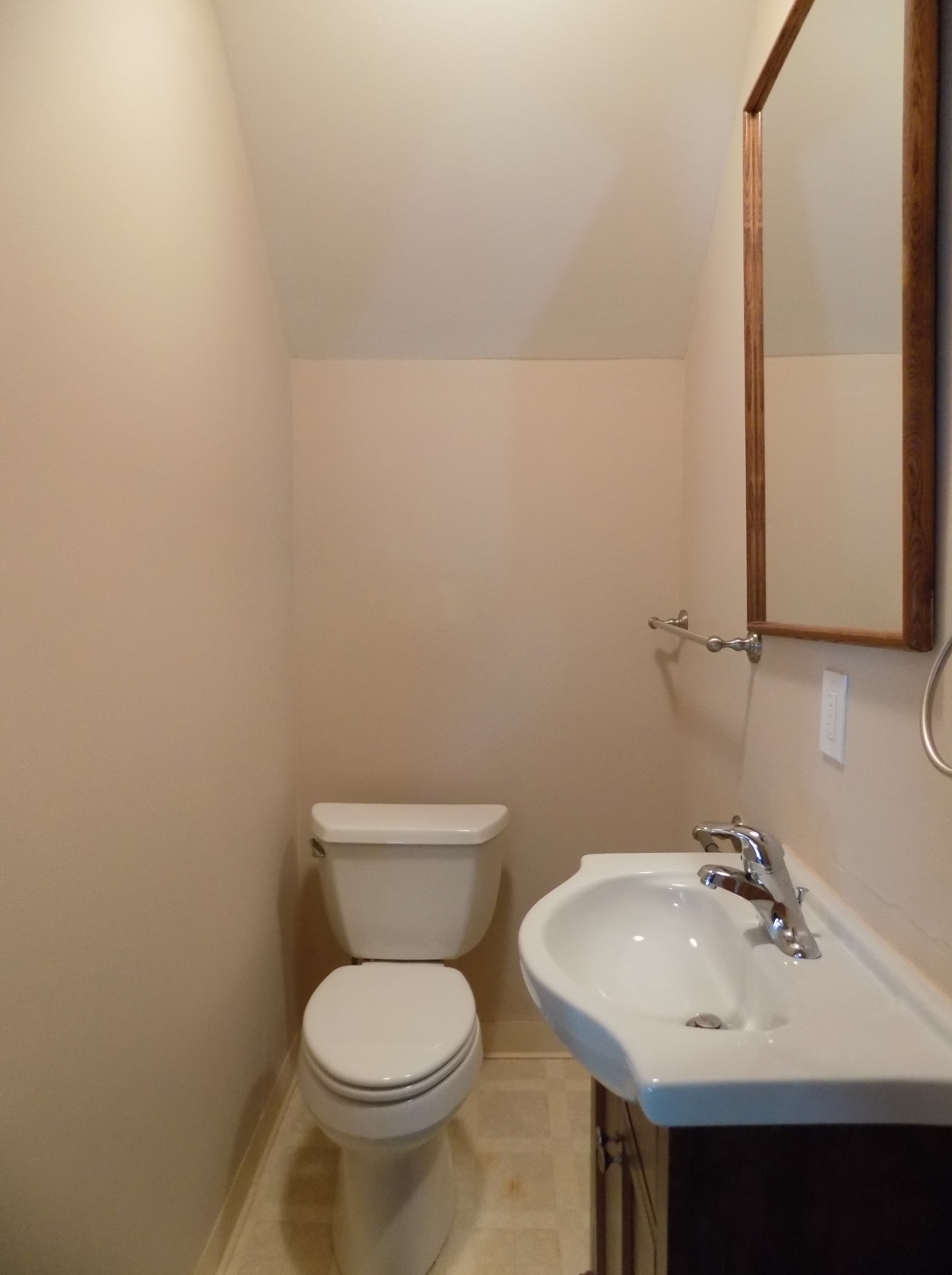 Investor’s Property Management — 4 Bedroom(s) and 2.5 Bathroom(s) - Photo 7