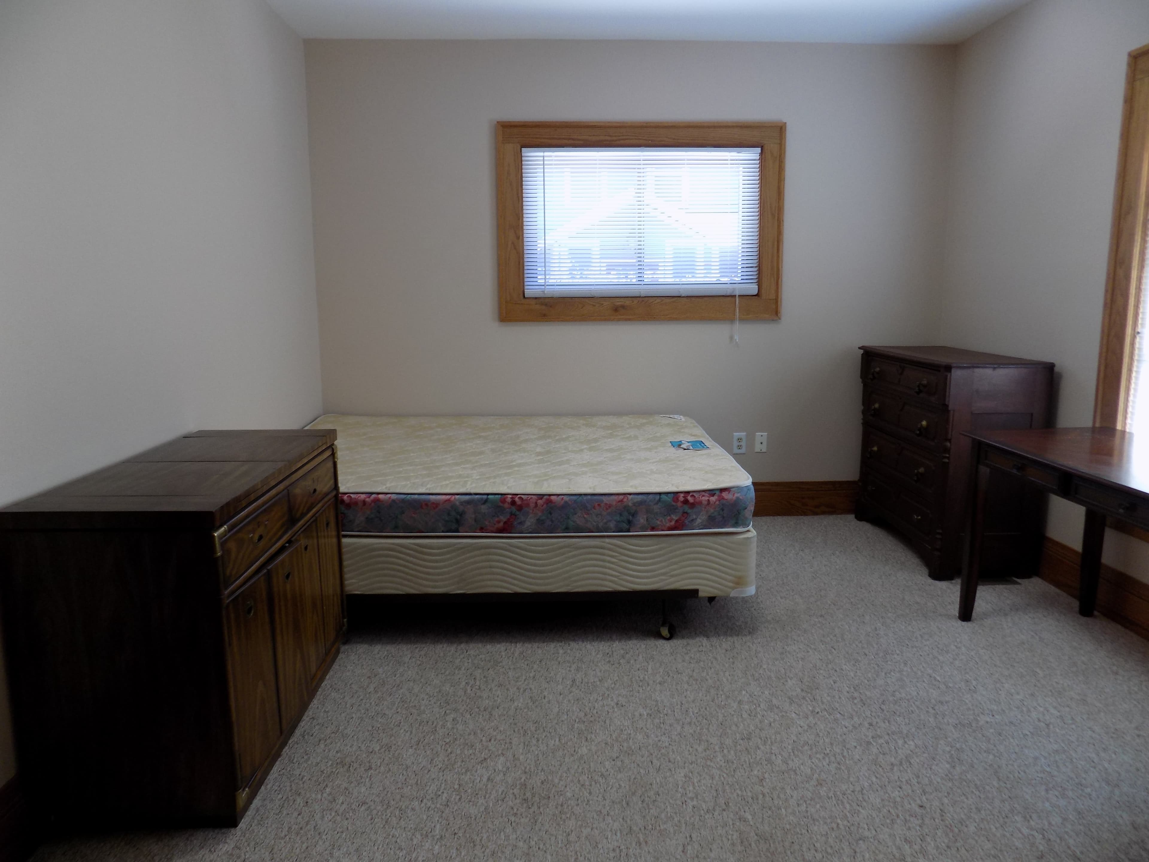 Investor’s Property Management — 4 Bedroom(s) and 2.5 Bathroom(s) - Photo 10
