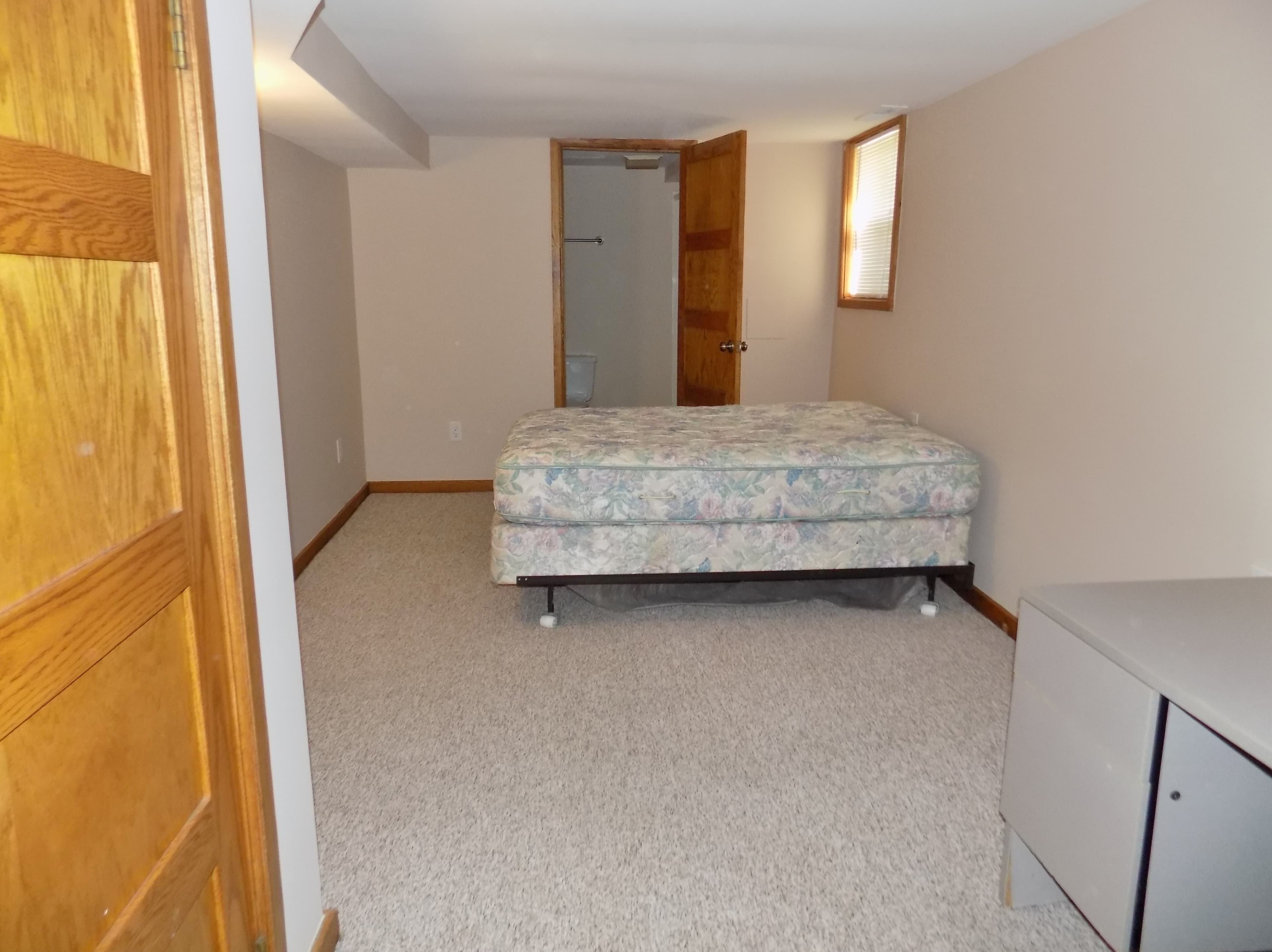 Investor’s Property Management — 4 Bedroom(s) and 2.5 Bathroom(s) - Photo 15