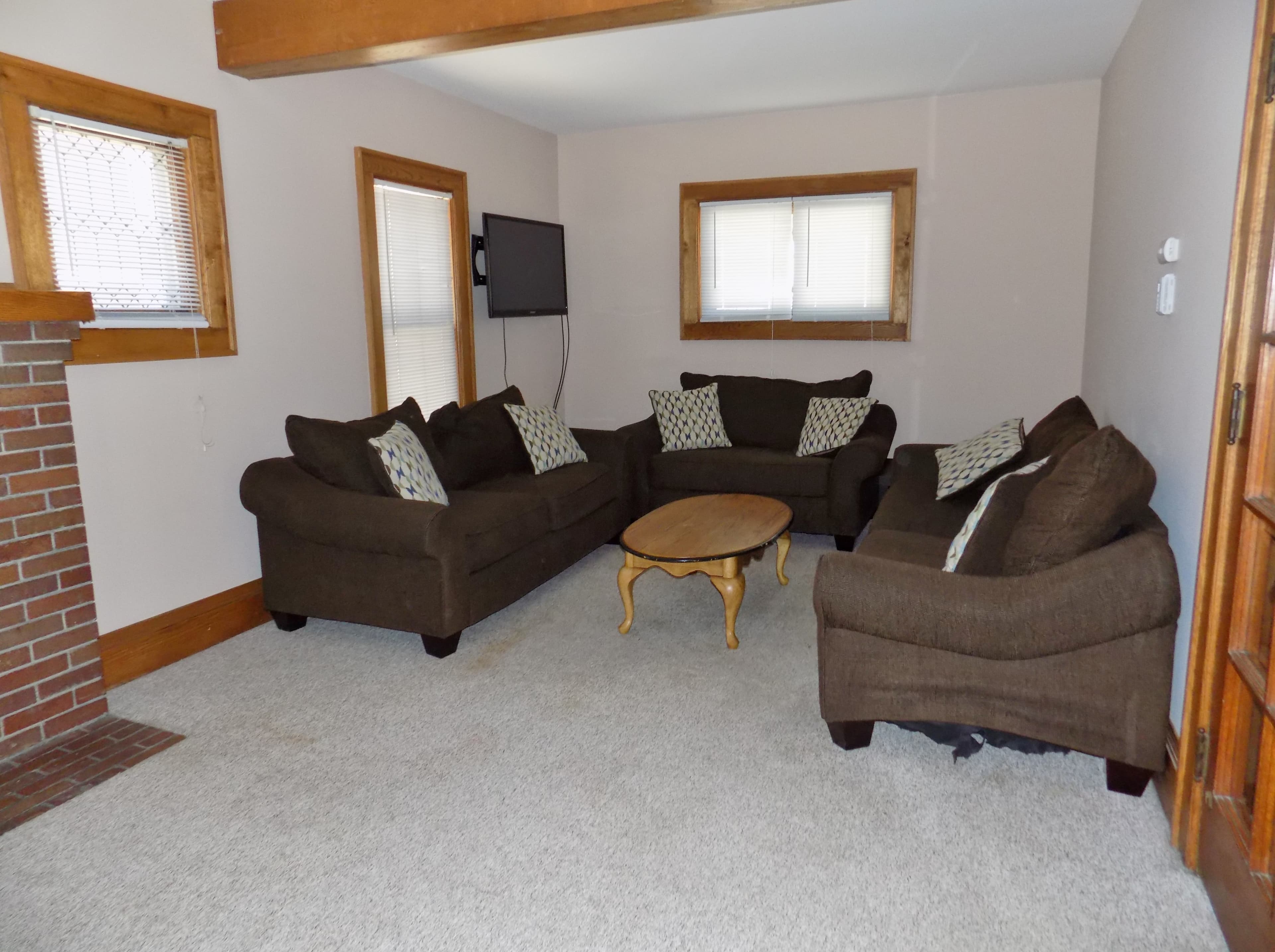 Investor’s Property Management — 4 Bedroom(s) and 2.5 Bathroom(s) - Photo 18
