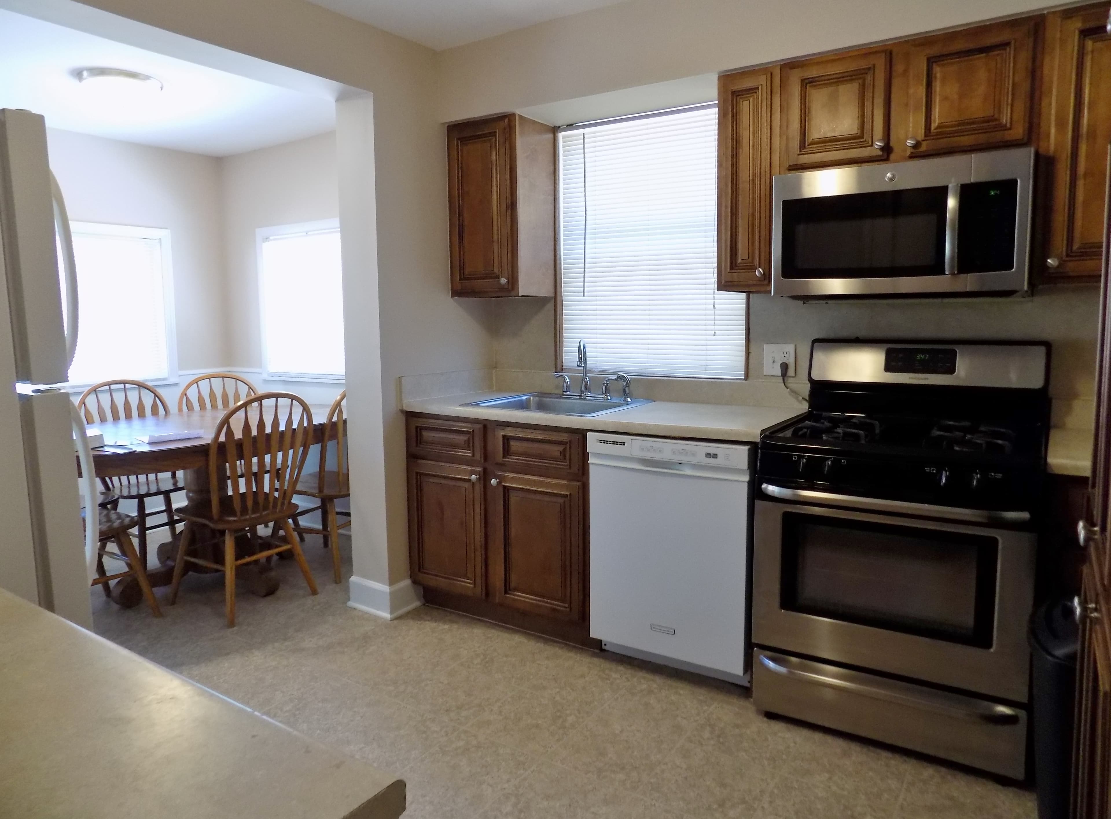 Investor’s Property Management — 4 Bedroom(s) and 2.5 Bathroom(s) - Photo 20