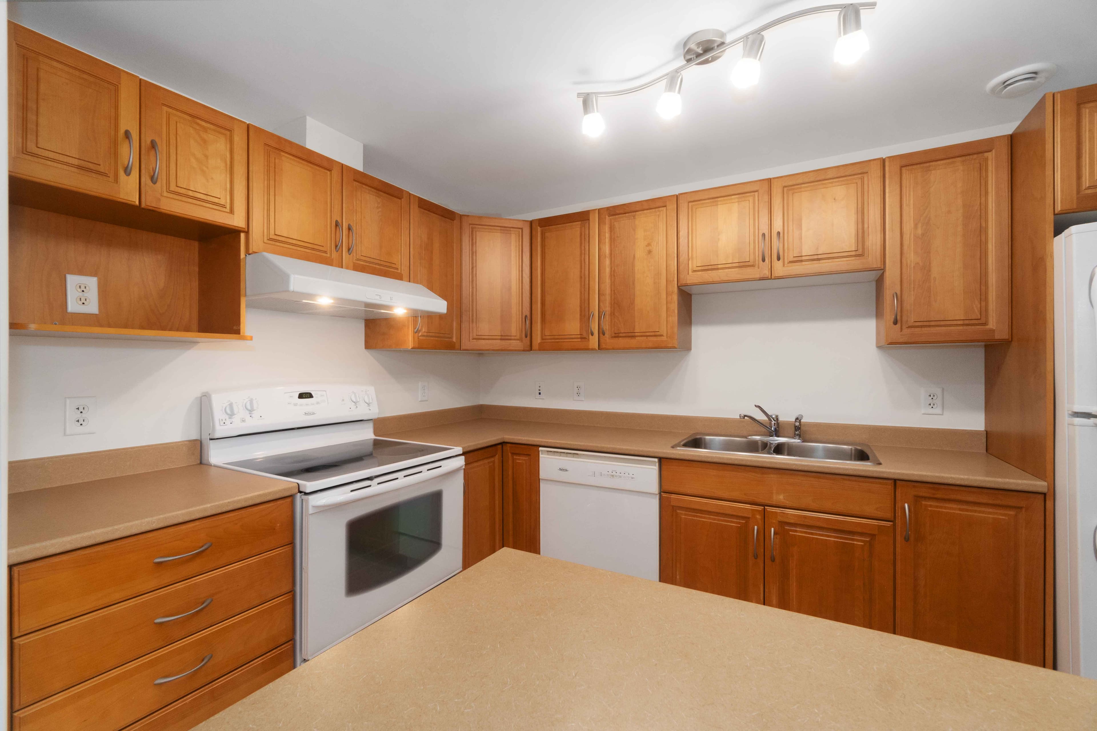 horizon court properties — 608 - Photo 5