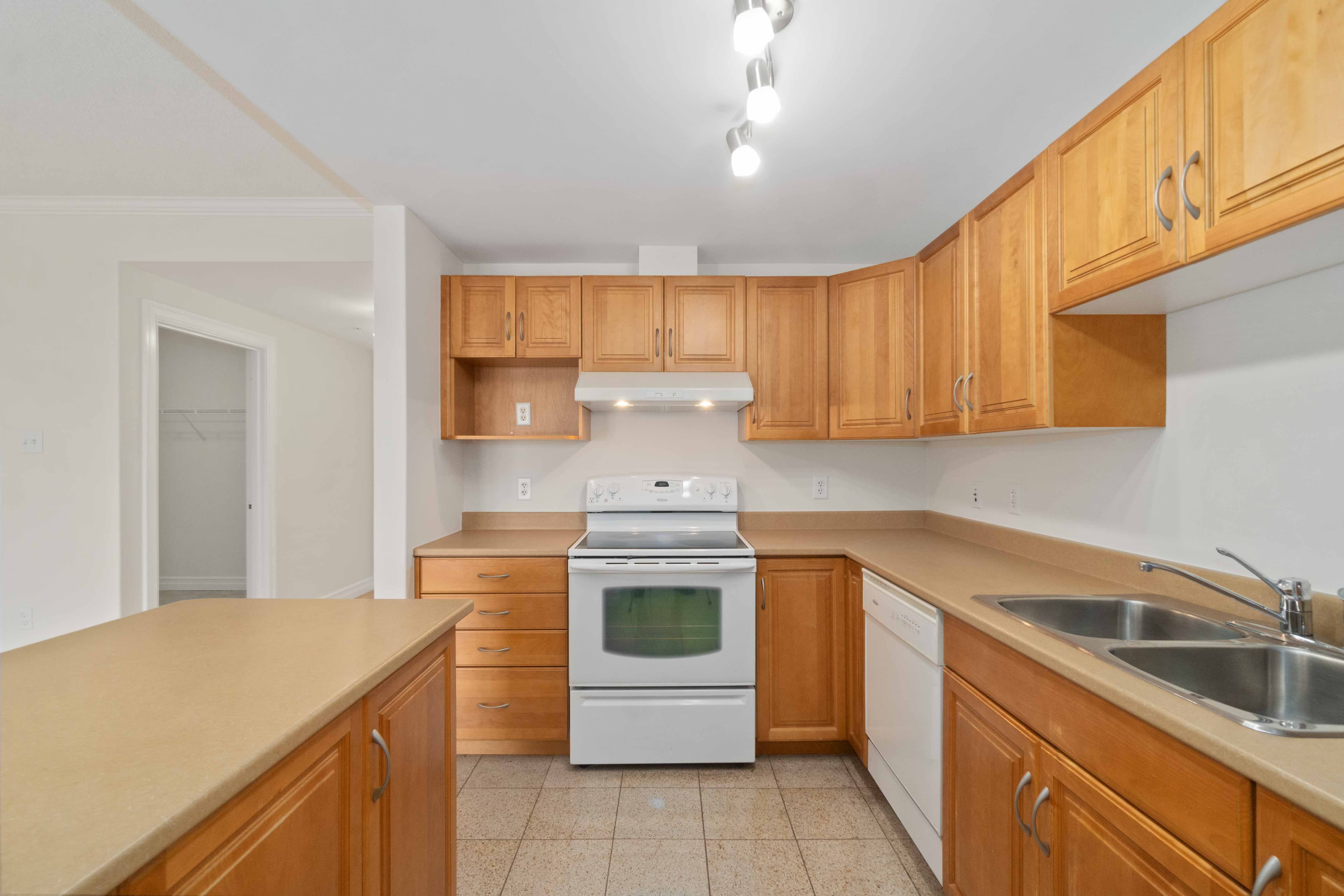 horizon court properties — 608 - Photo 7