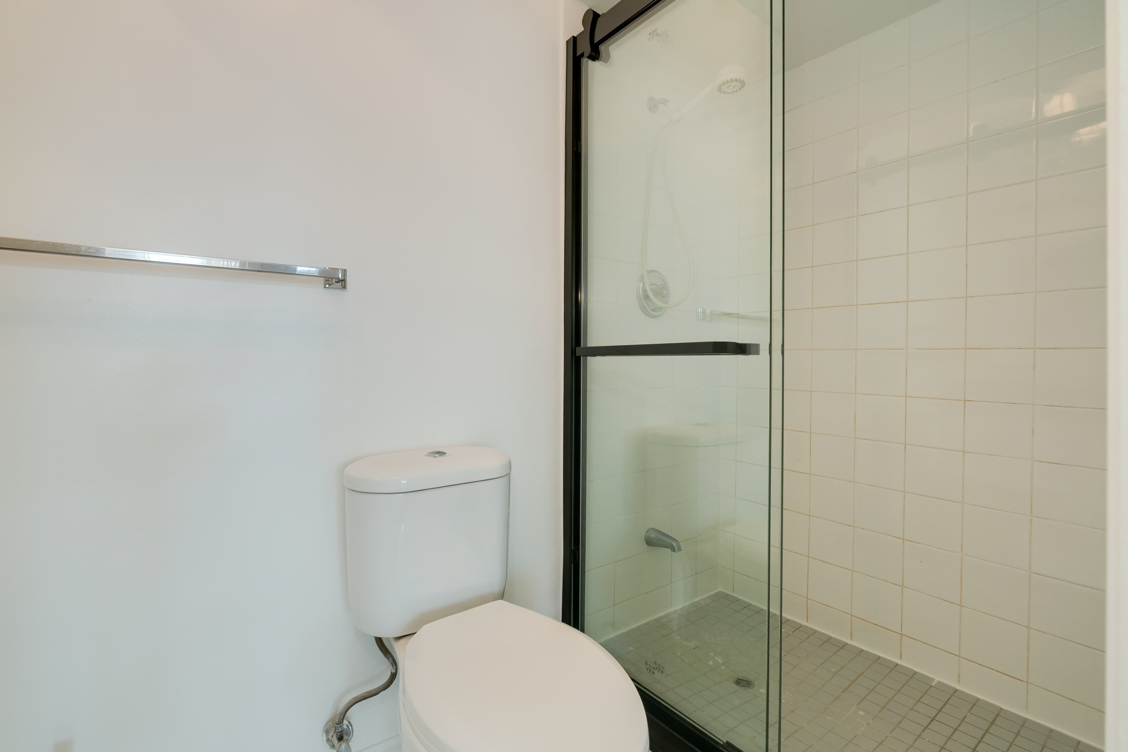 Glen Corporation — 2 Bedroom - Photo 52