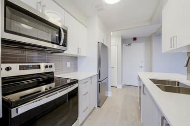 Hazelview Properties — 1 Bed 1 Bath - Photo 2