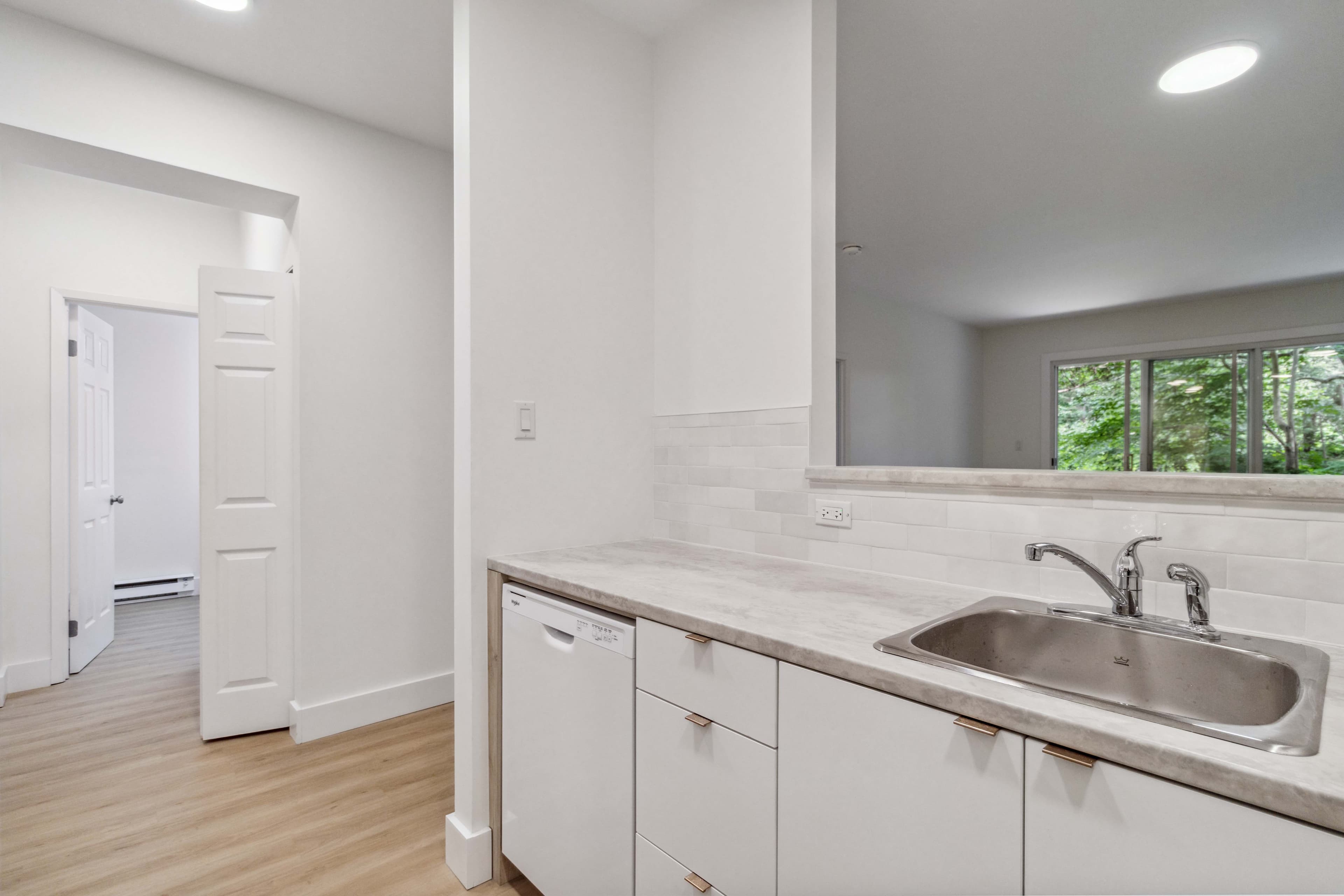 horizon court properties — 214 - Photo 4