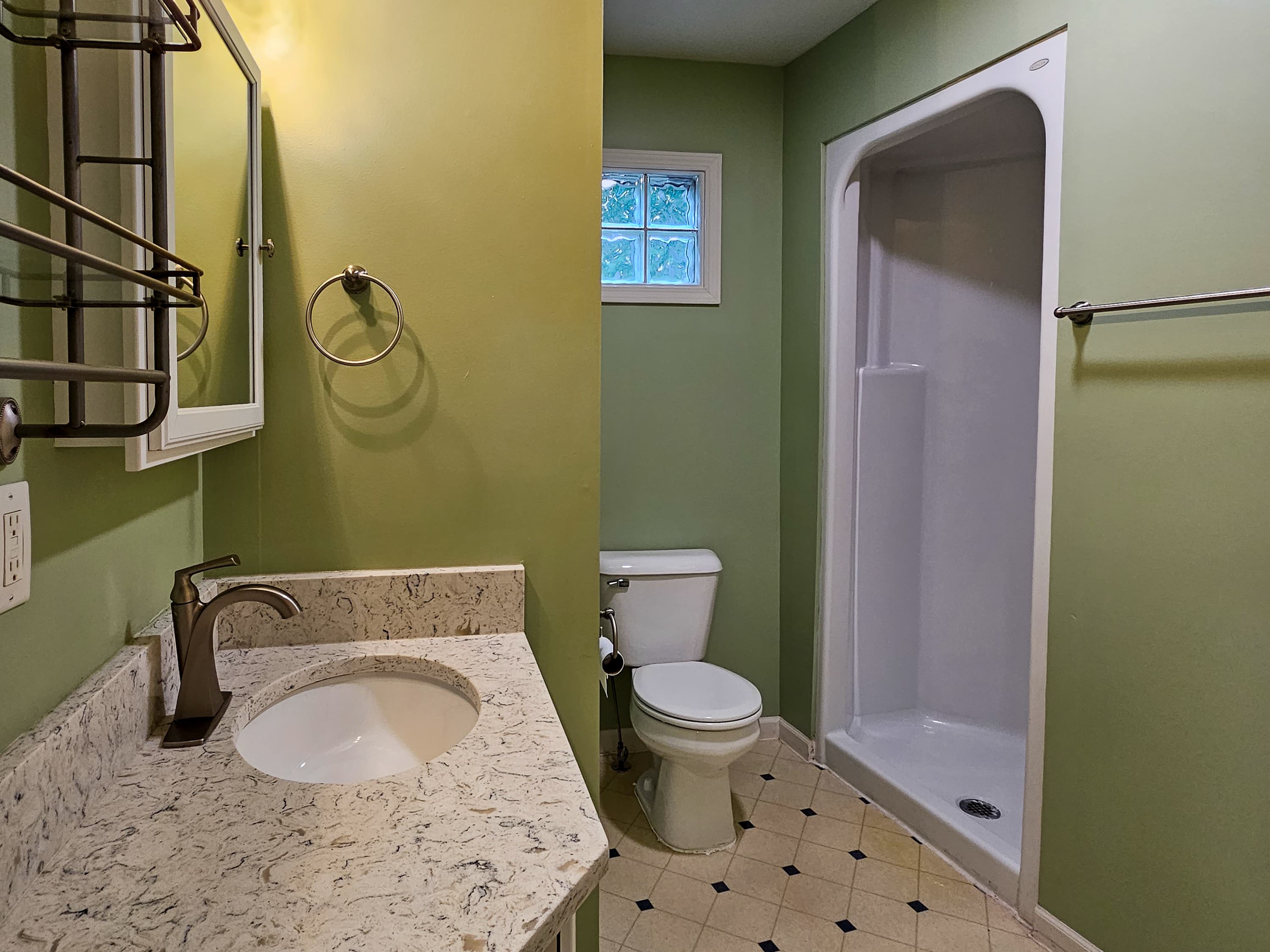 Investor’s Property Management — 2 Bedroom(s) and 2 Bathroom(s) - Photo 5