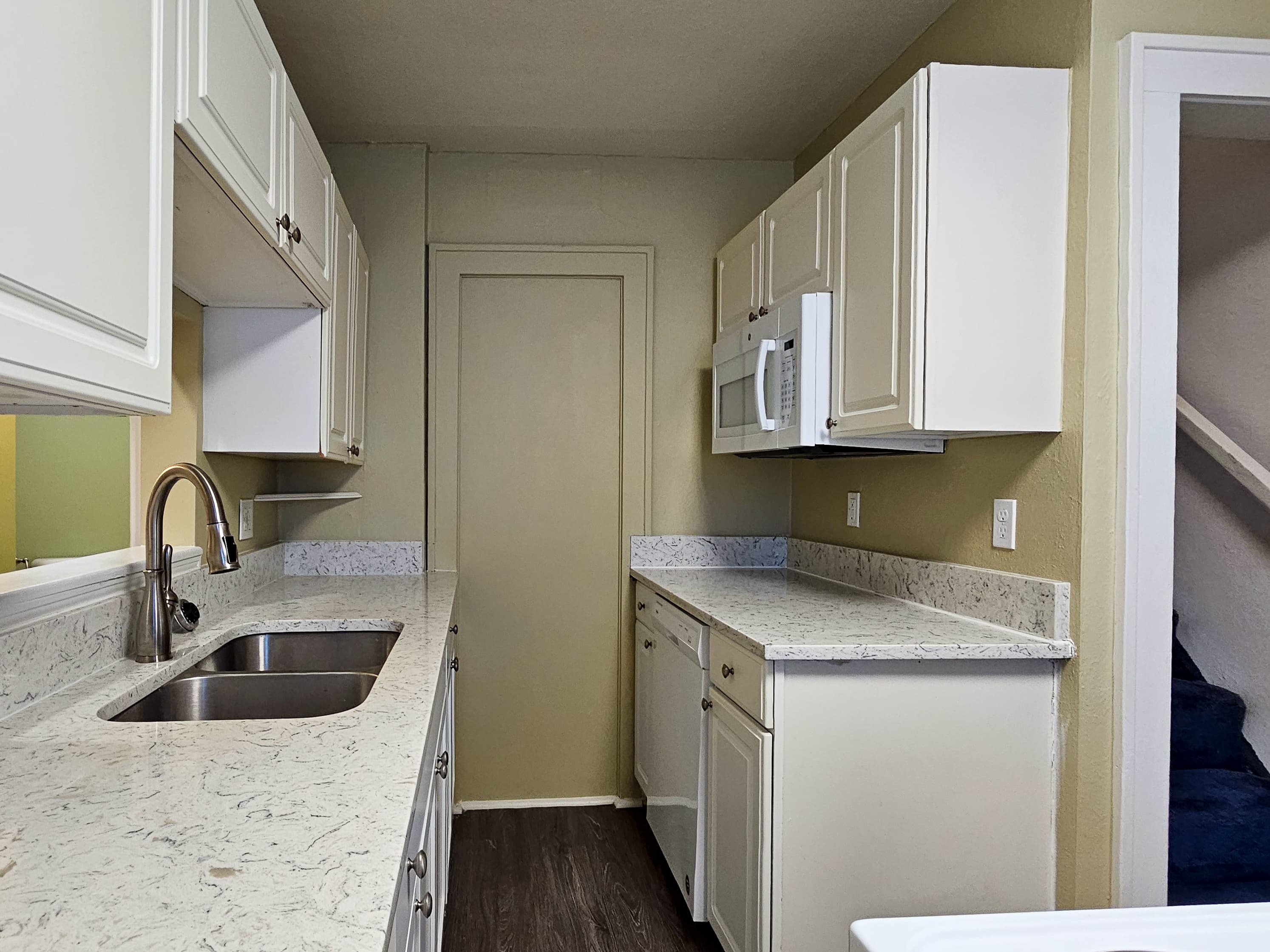 Investor’s Property Management — 2 Bedroom(s) and 2 Bathroom(s) - Photo 6
