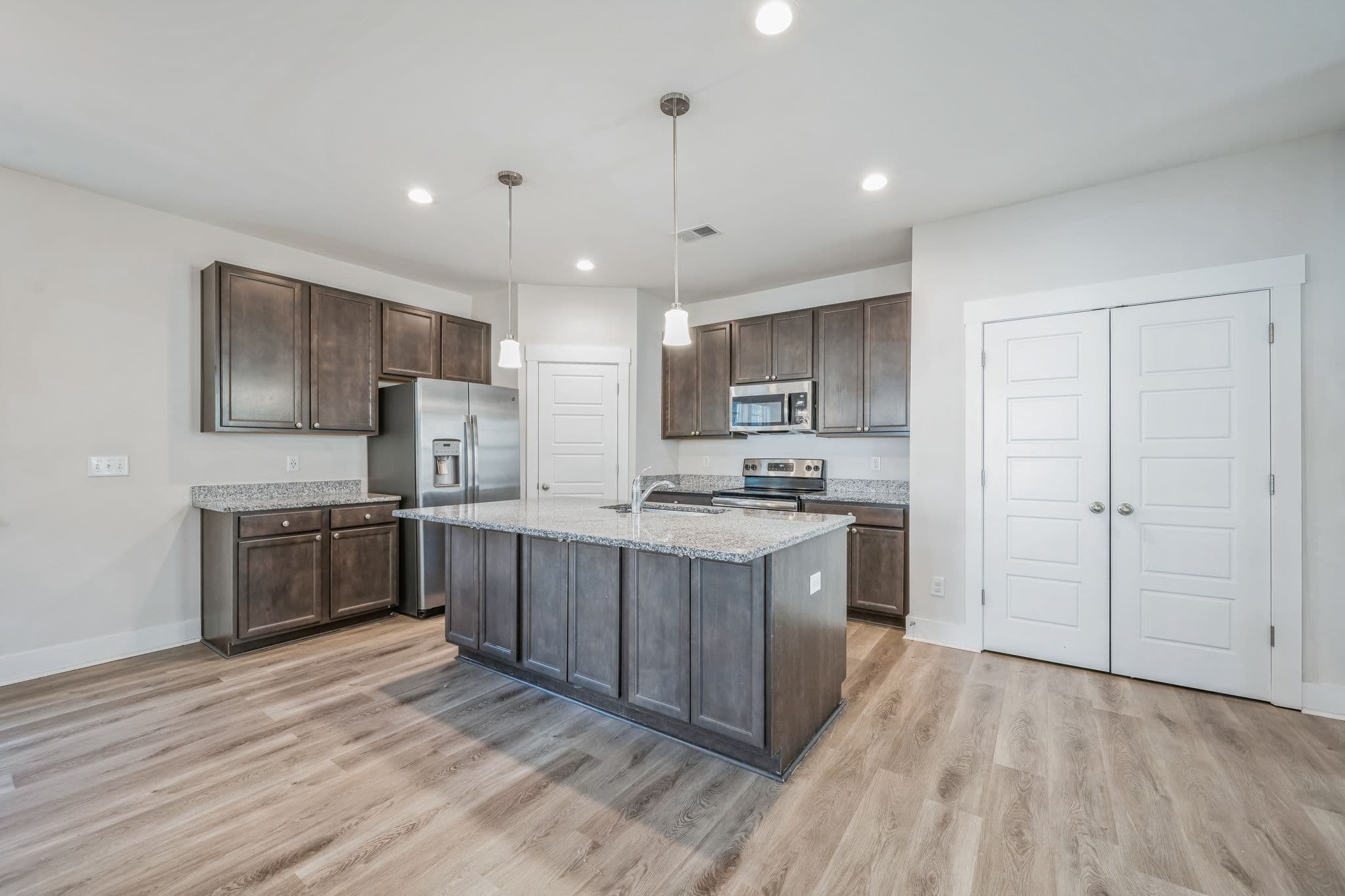MYND — 4 Bedroom(s) and 2.5 Bathroom(s) - Photo 2
