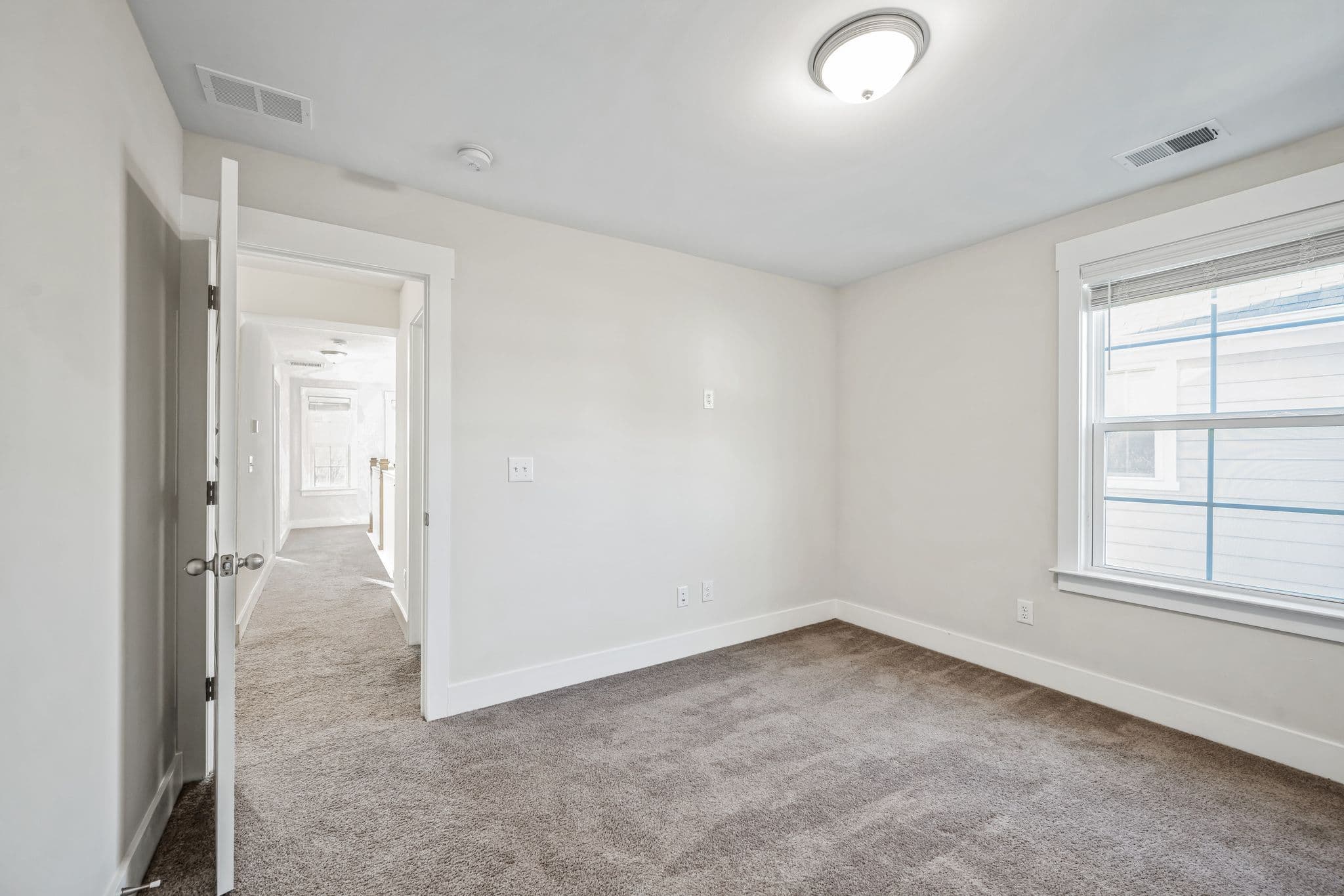 MYND — 4 Bedroom(s) and 2.5 Bathroom(s) - Photo 16