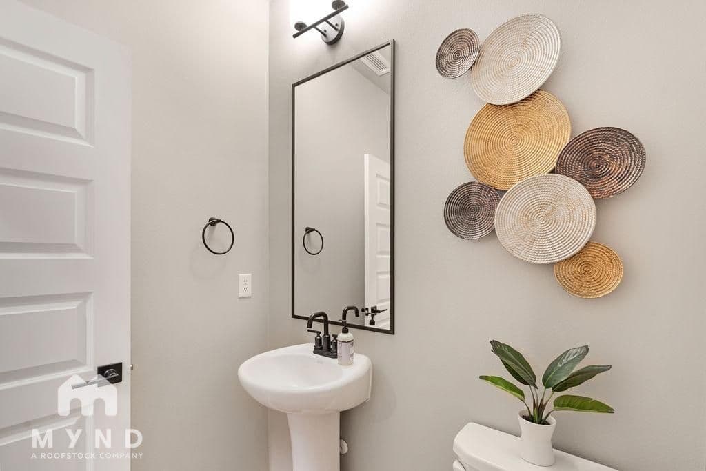 MYND — 3 Bedroom(s) and 2.5 Bathroom(s) - Photo 4
