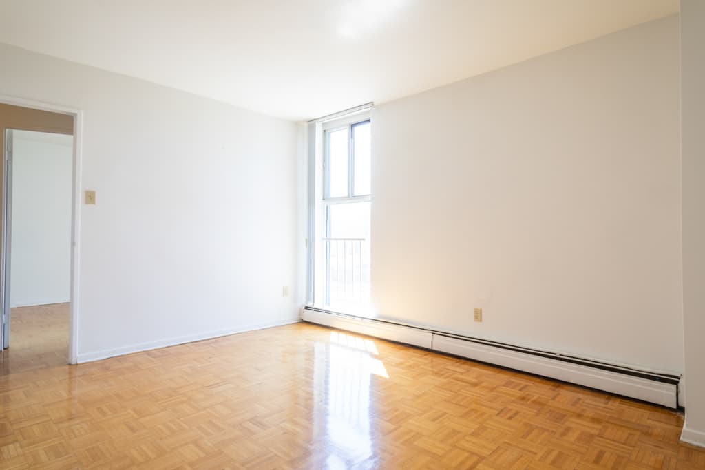 Maple Leaf PM — 2Bed 1Bath - Photo 4