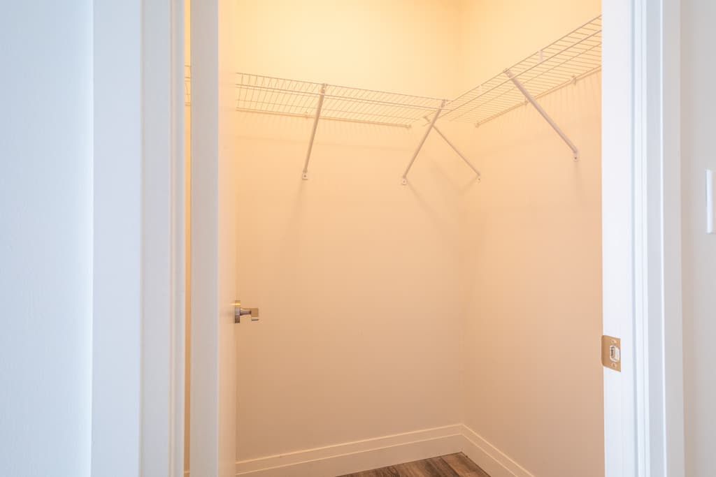 Maple Leaf PM — 2Bed 1Bath - Photo 23