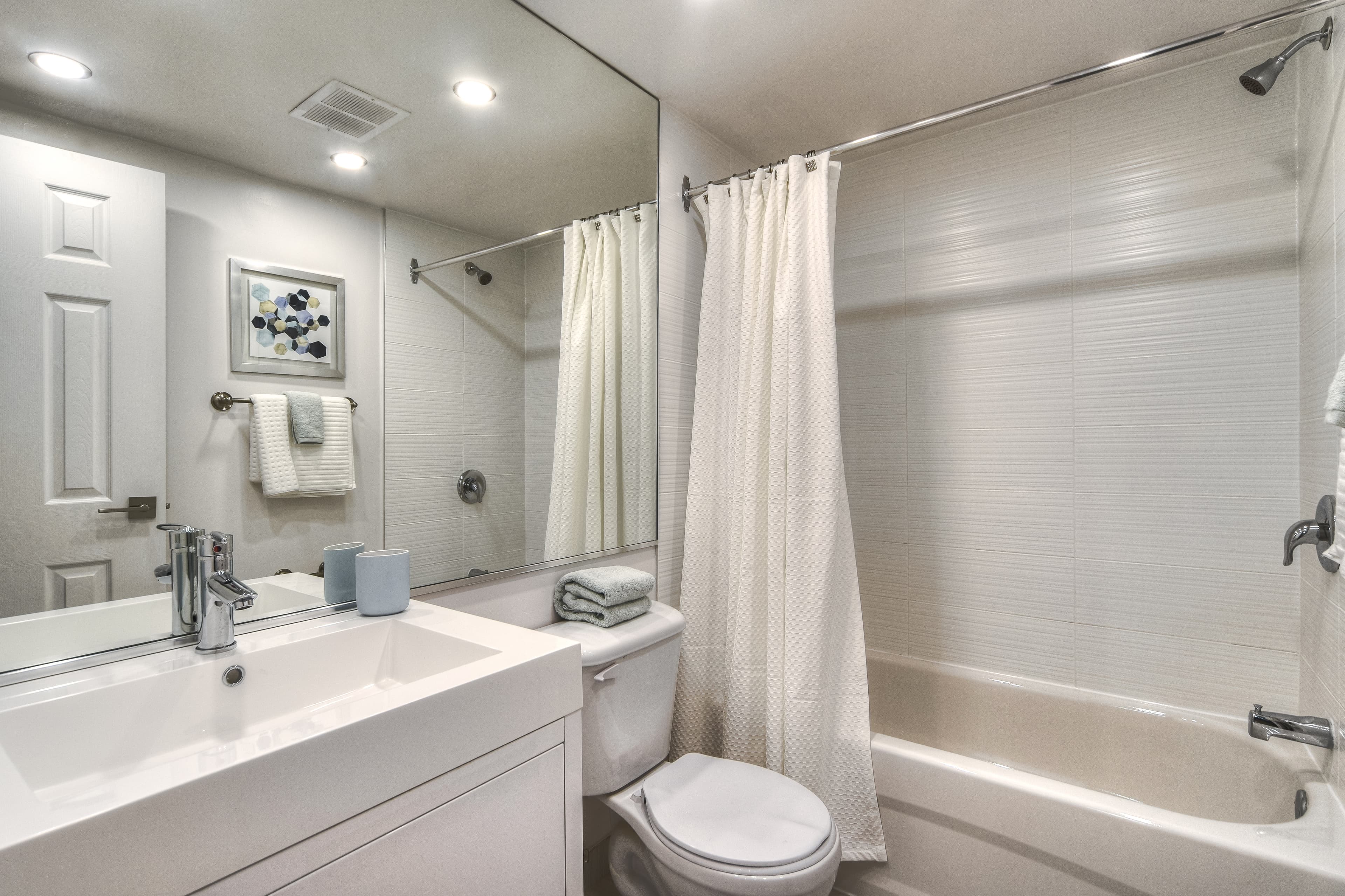 Hazelview Properties — 1 Bedroom - Photo 6