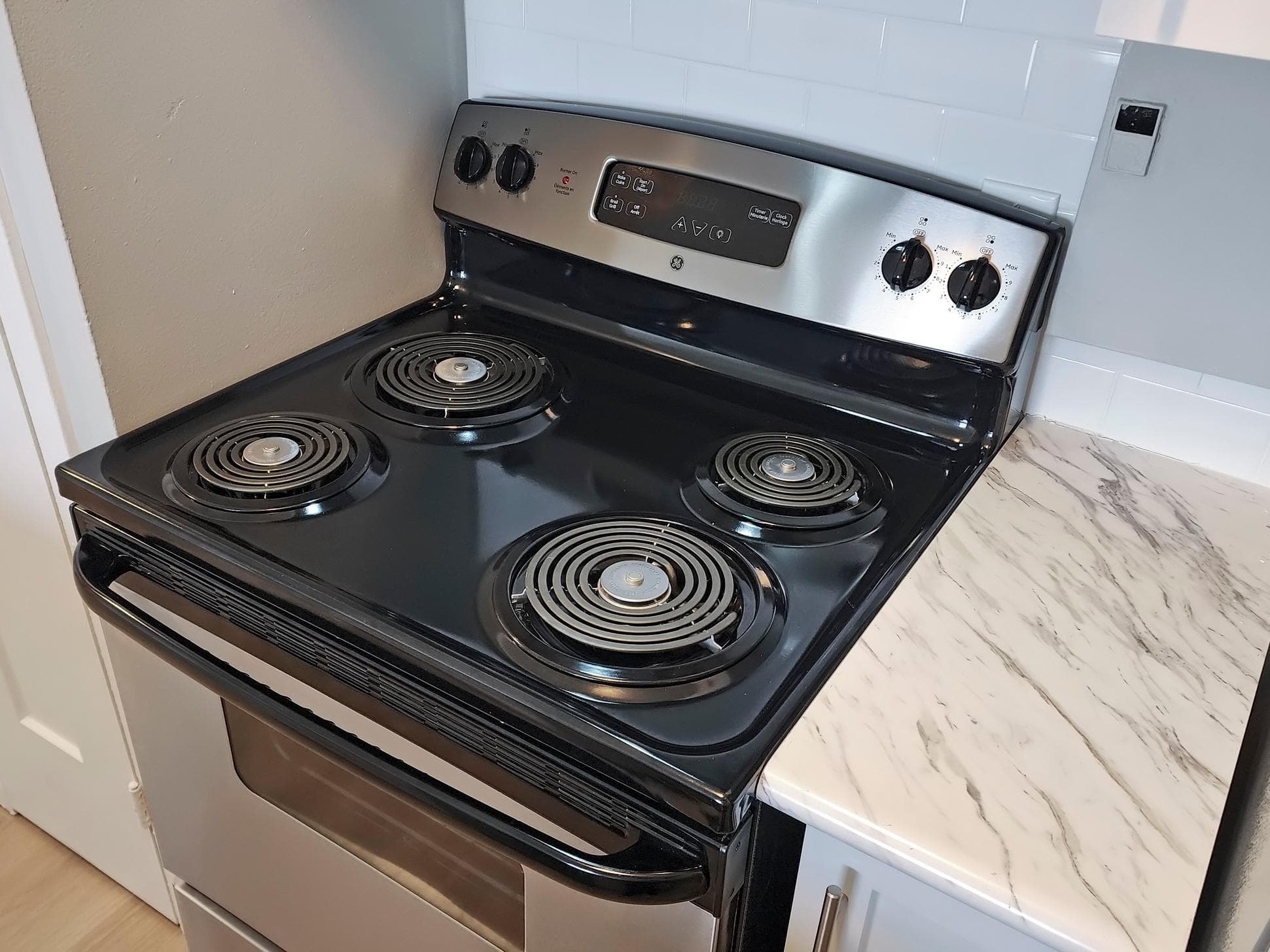 Bedford Properties — 3 Bedroom - Photo 9