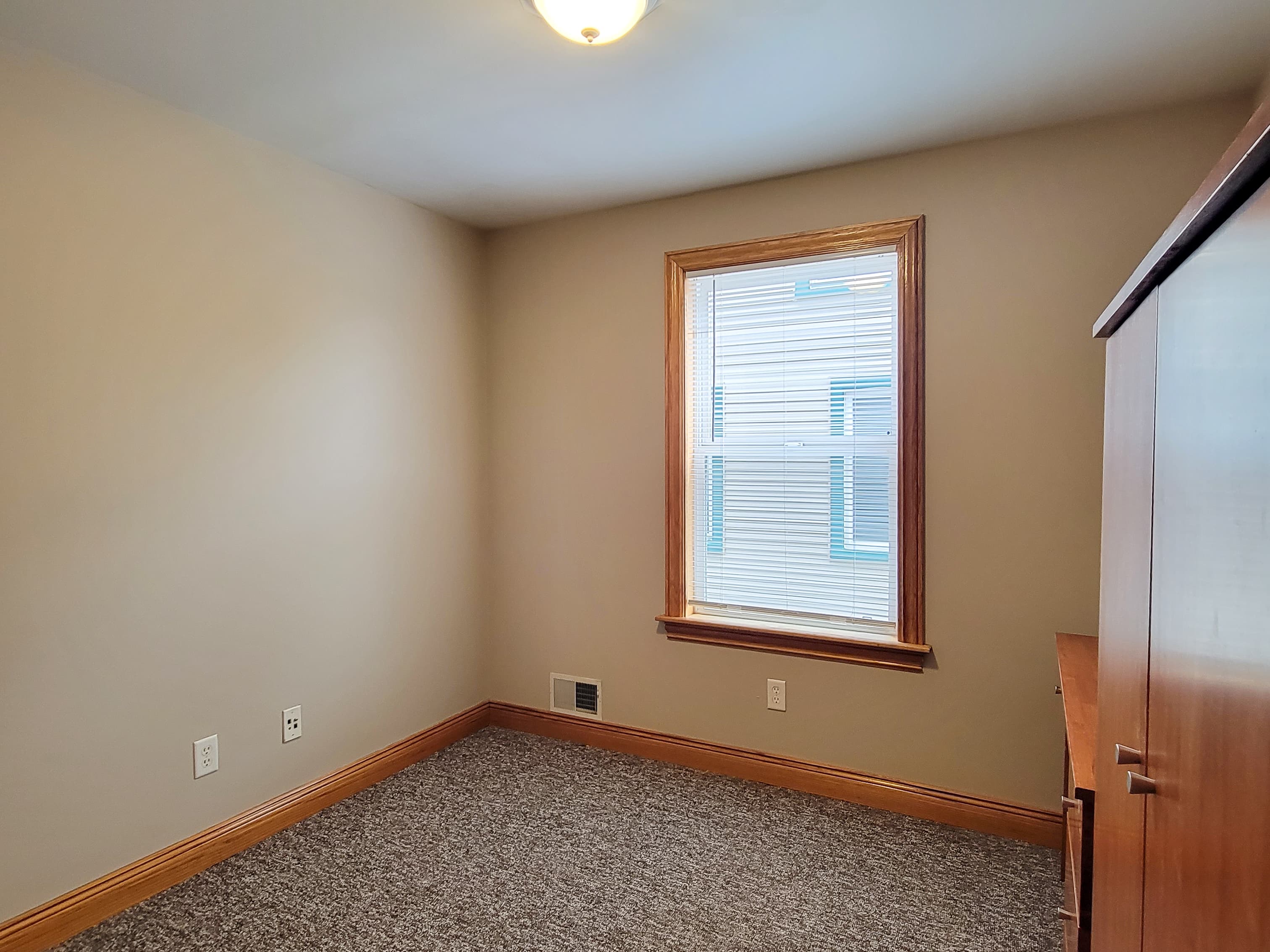 Investor’s Property Management — 5.5 Bedroom(s) and 3 Bathroom(s) - Photo 5