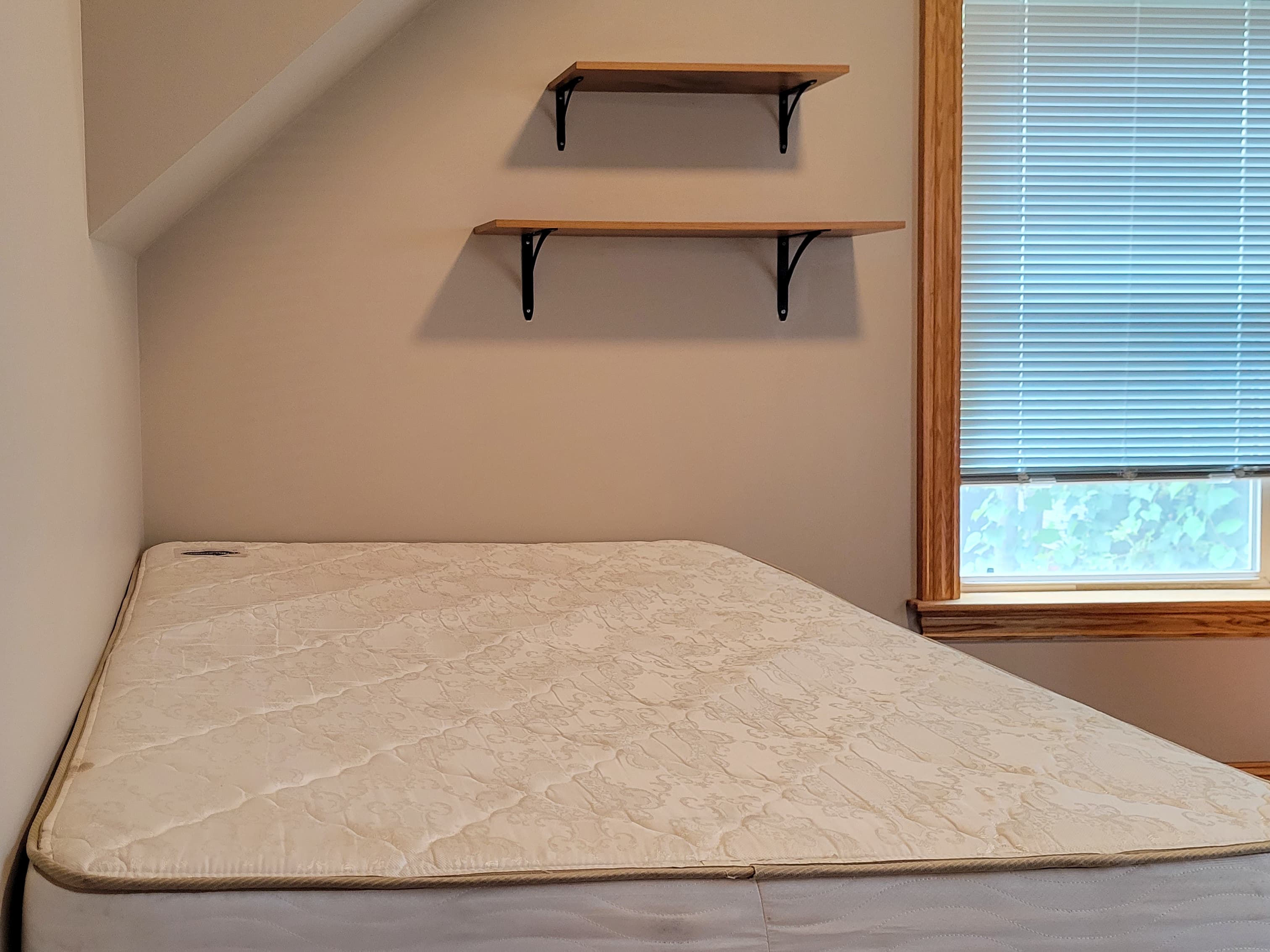 Investor’s Property Management — 5.5 Bedroom(s) and 3 Bathroom(s) - Photo 7