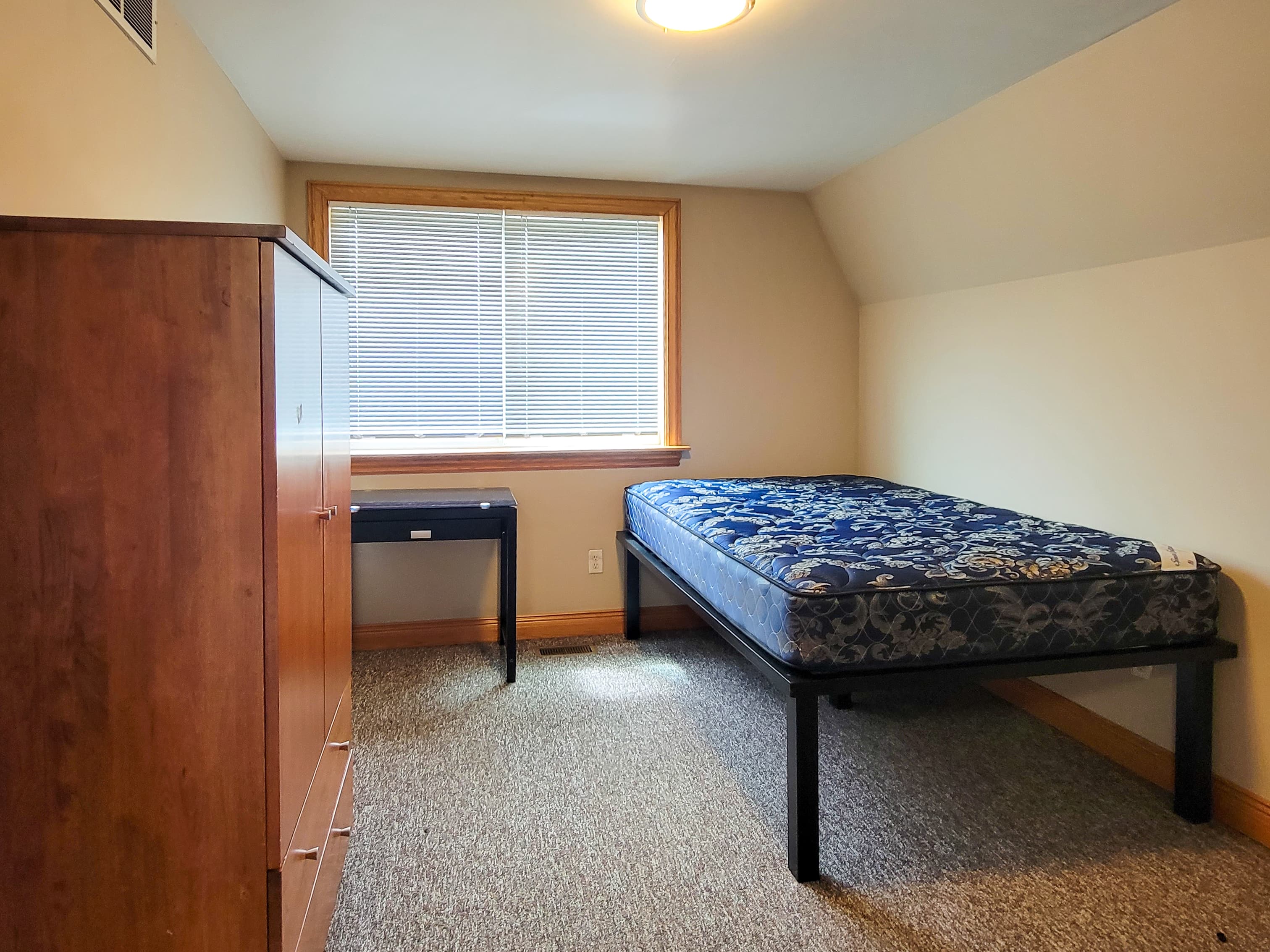 Investor’s Property Management — 5.5 Bedroom(s) and 3 Bathroom(s) - Photo 19