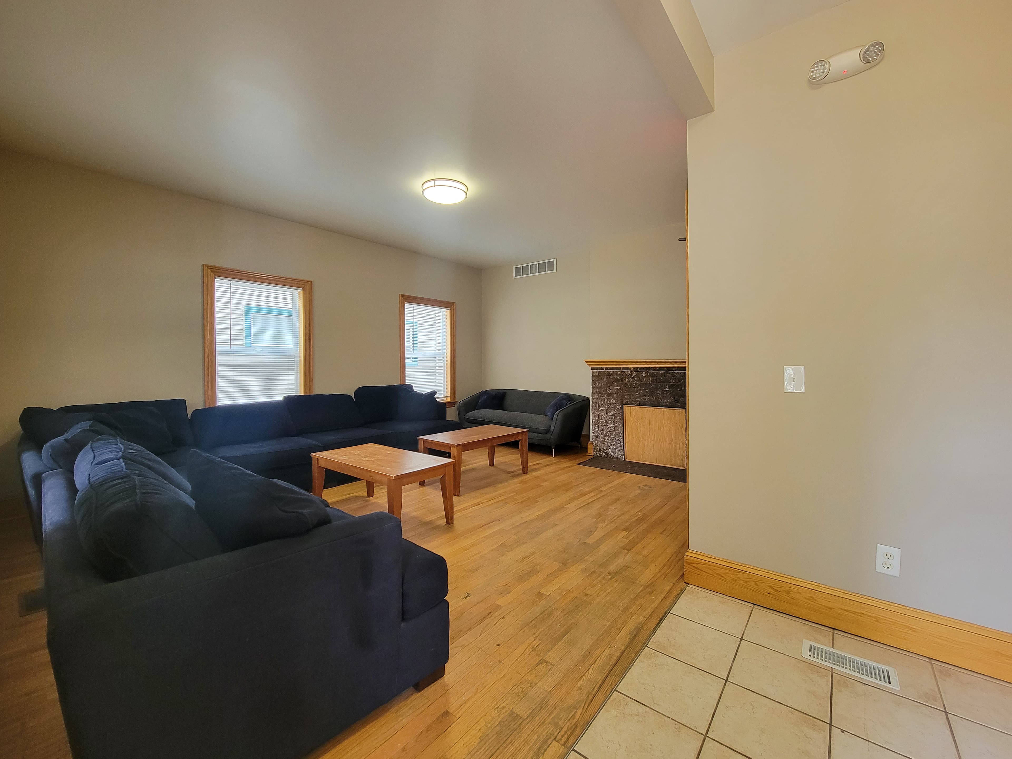 Investor’s Property Management — 5.5 Bedroom(s) and 3 Bathroom(s) - Photo 2