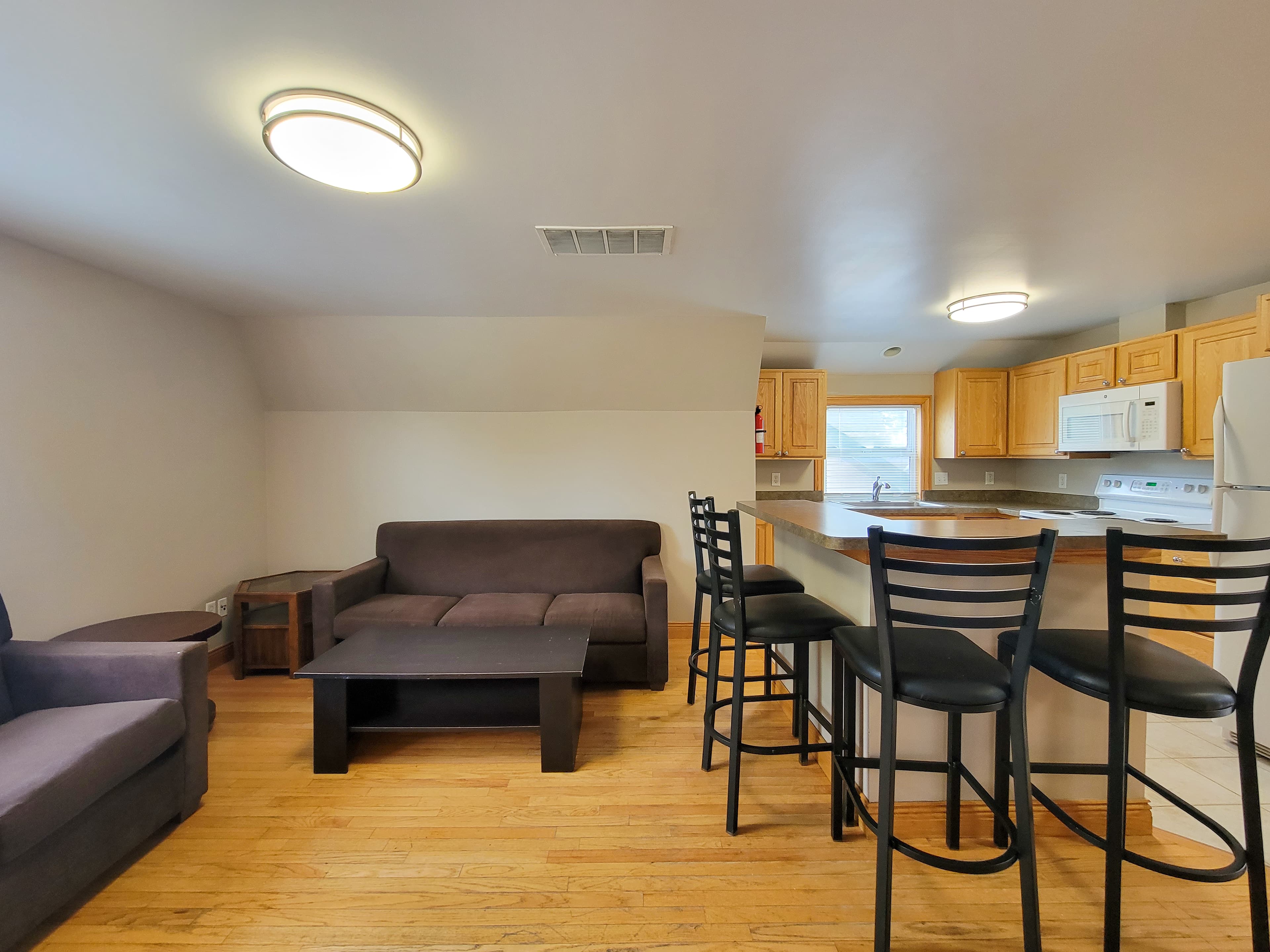 Investor’s Property Management — 5.5 Bedroom(s) and 3 Bathroom(s) - Photo 17