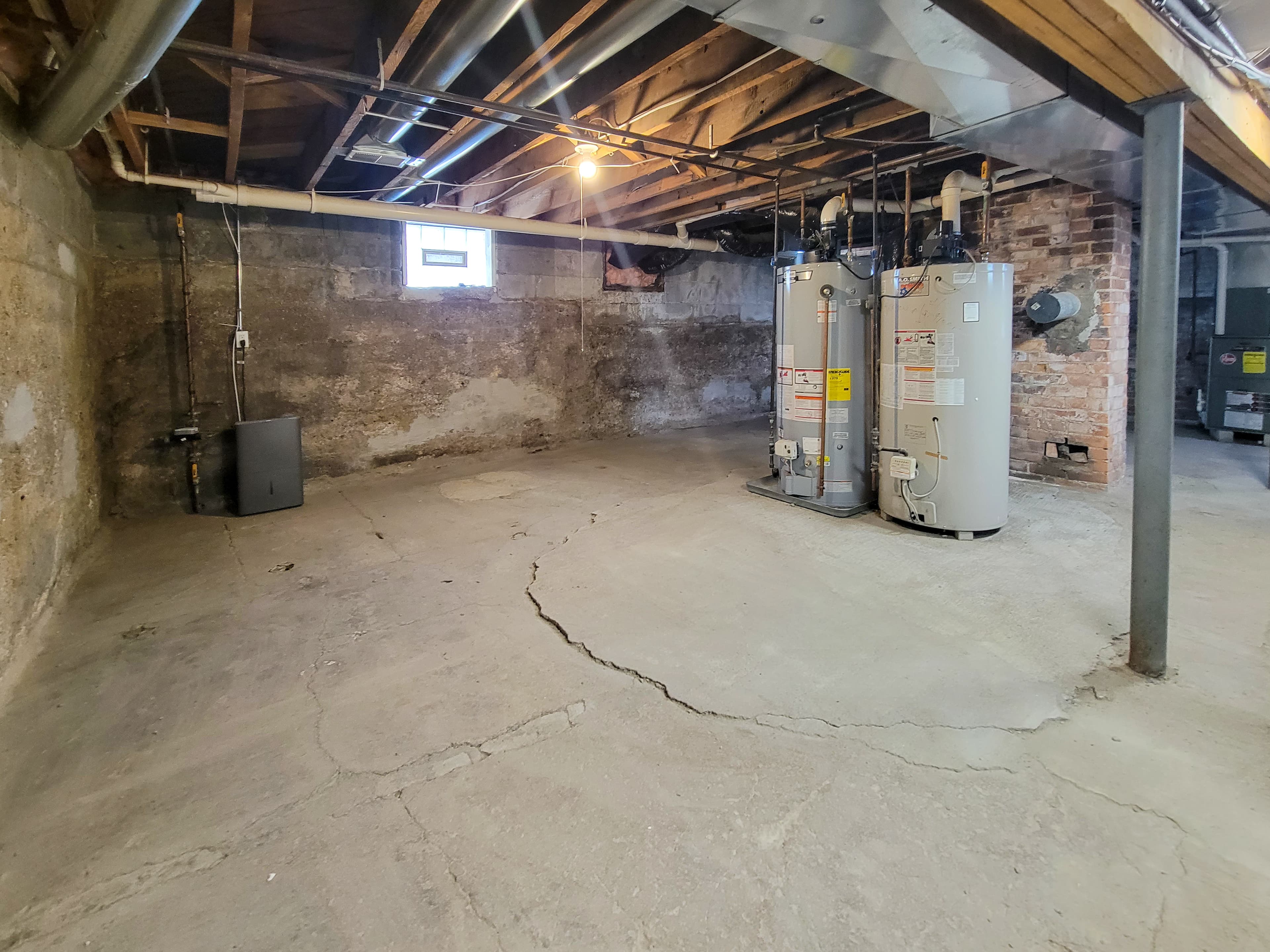 Investor’s Property Management — 5.5 Bedroom(s) and 3 Bathroom(s) - Photo 32