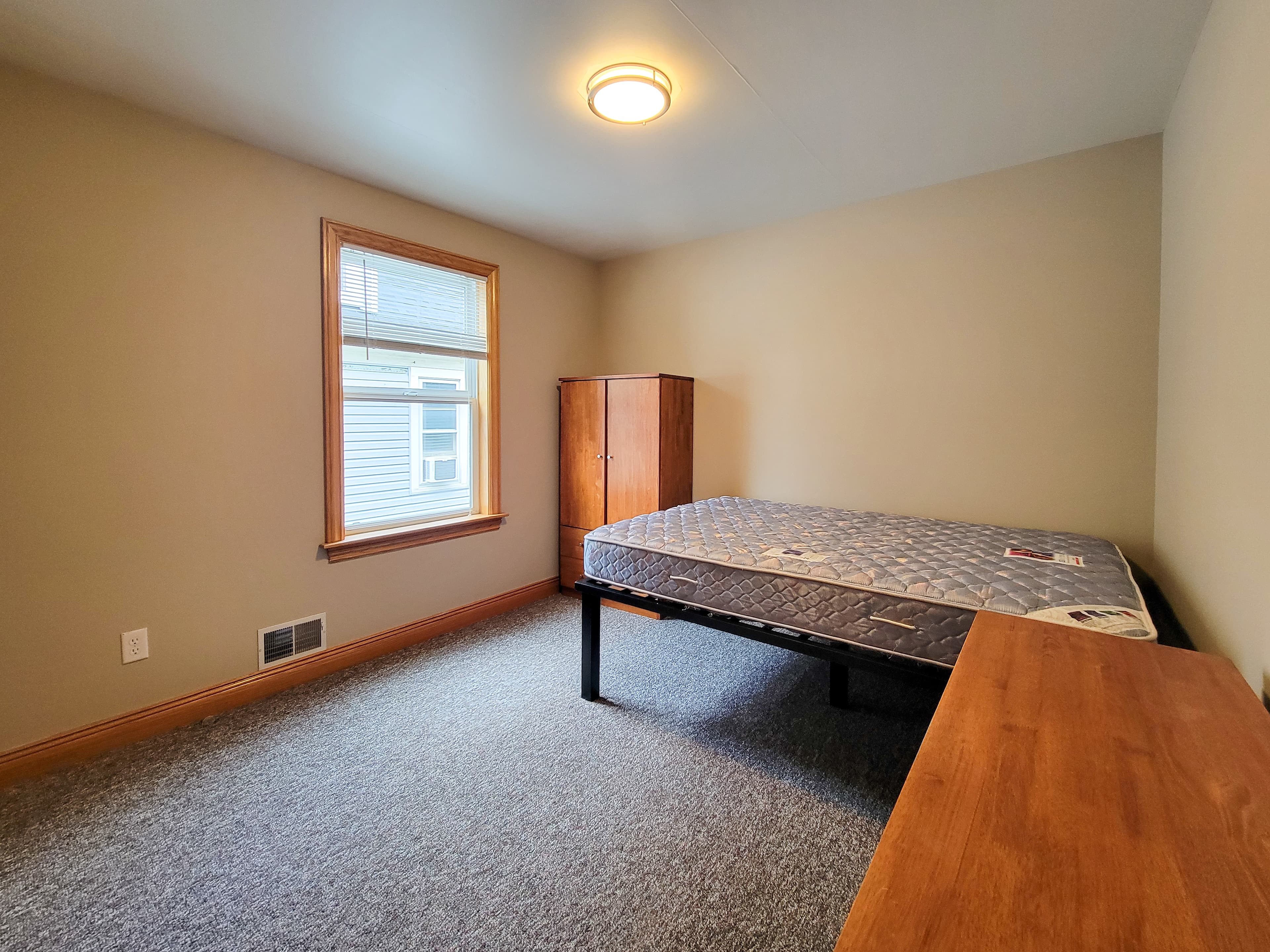 Investor’s Property Management — 5.5 Bedroom(s) and 3 Bathroom(s) - Photo 28