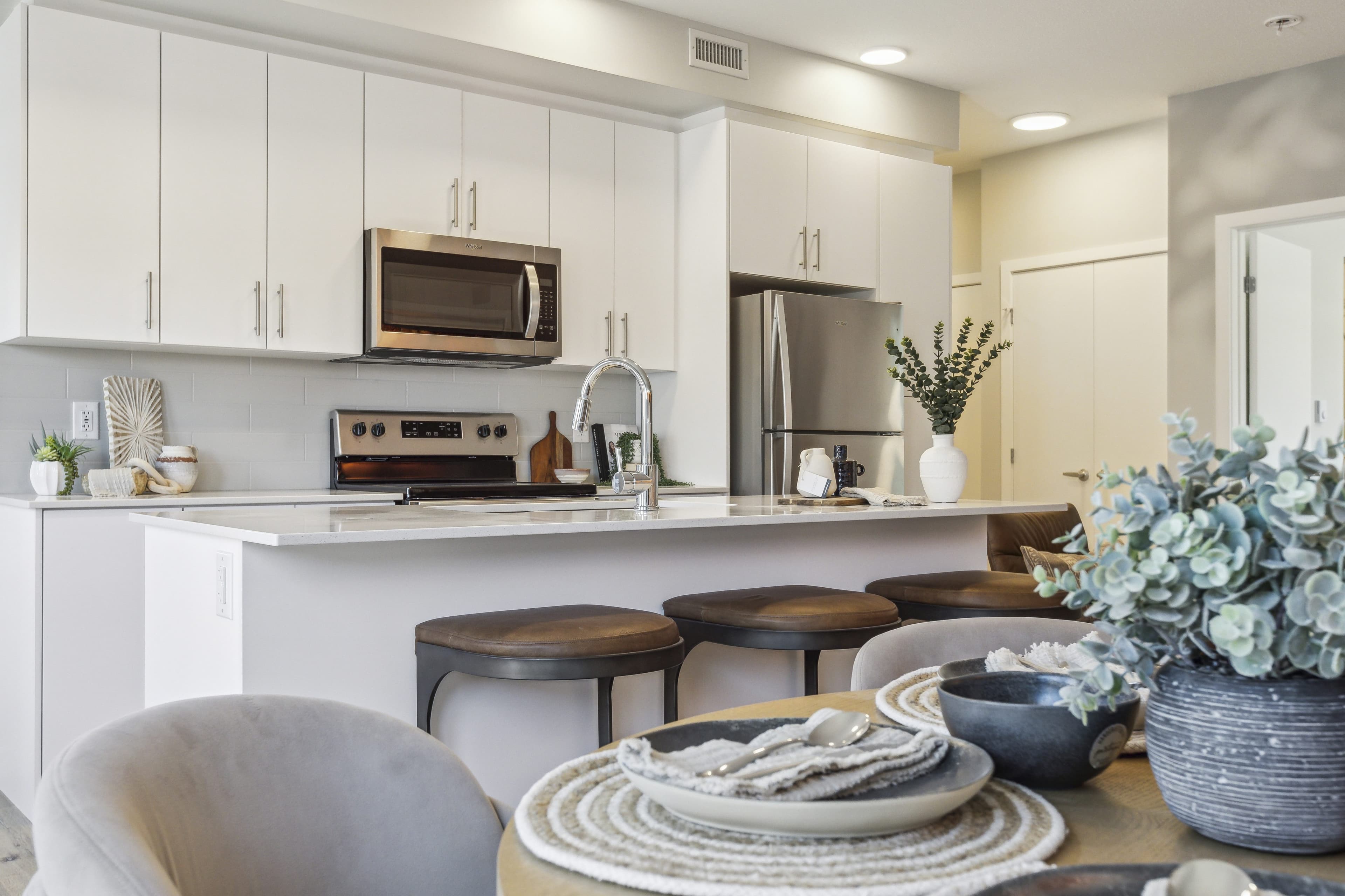 Mainline Living - Photo 8