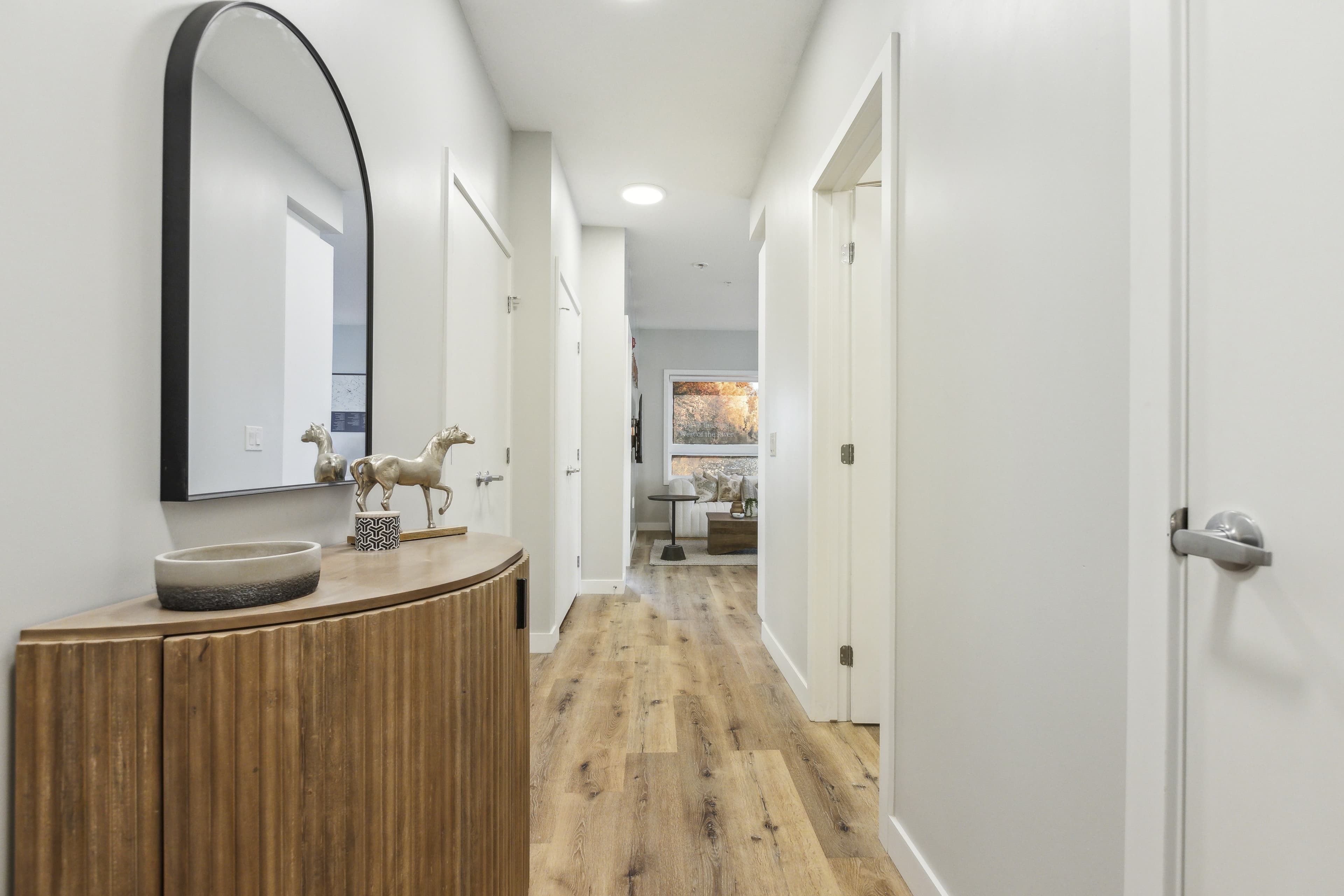 Mainline Living - Photo 12