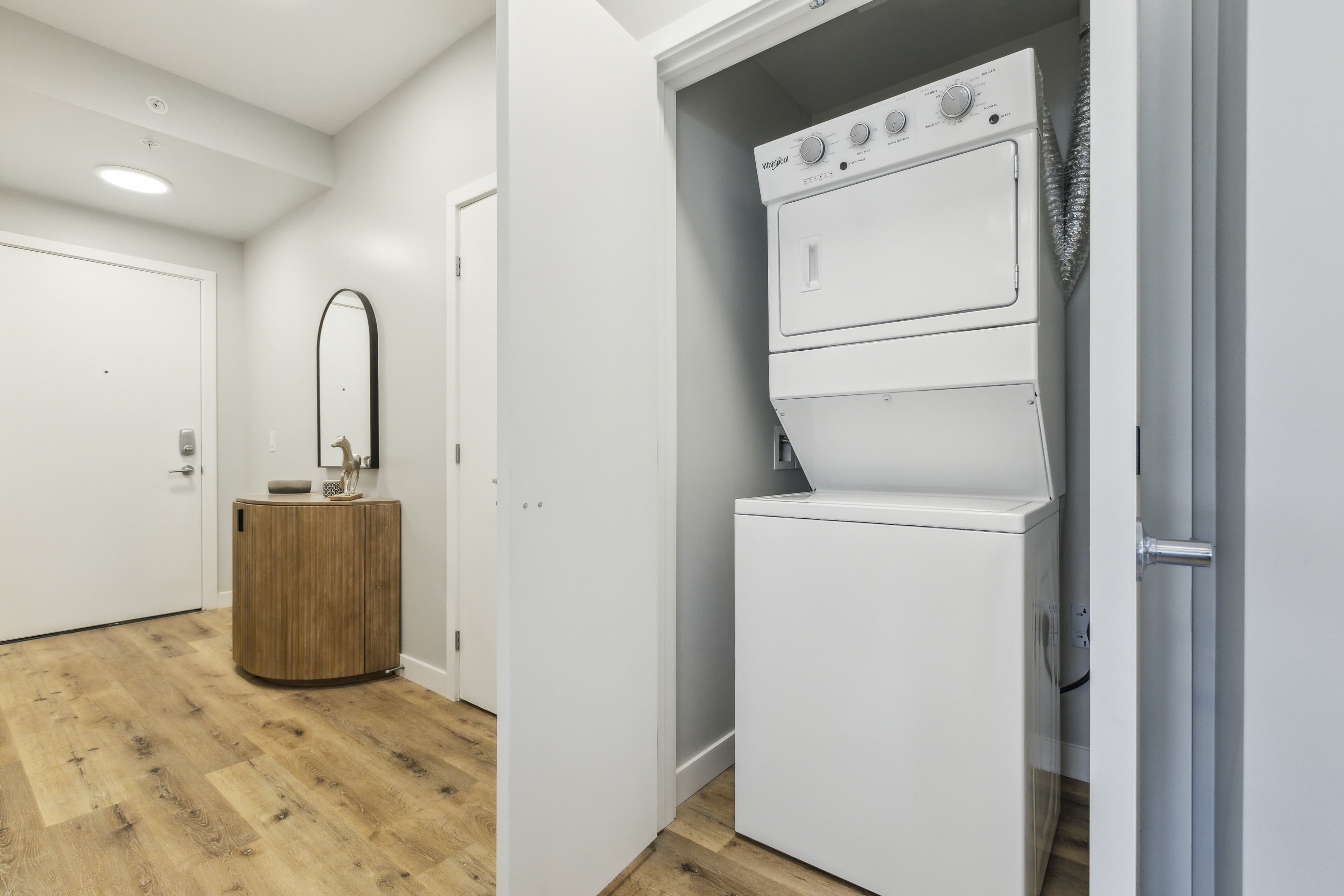 Mainline Living - Photo 19