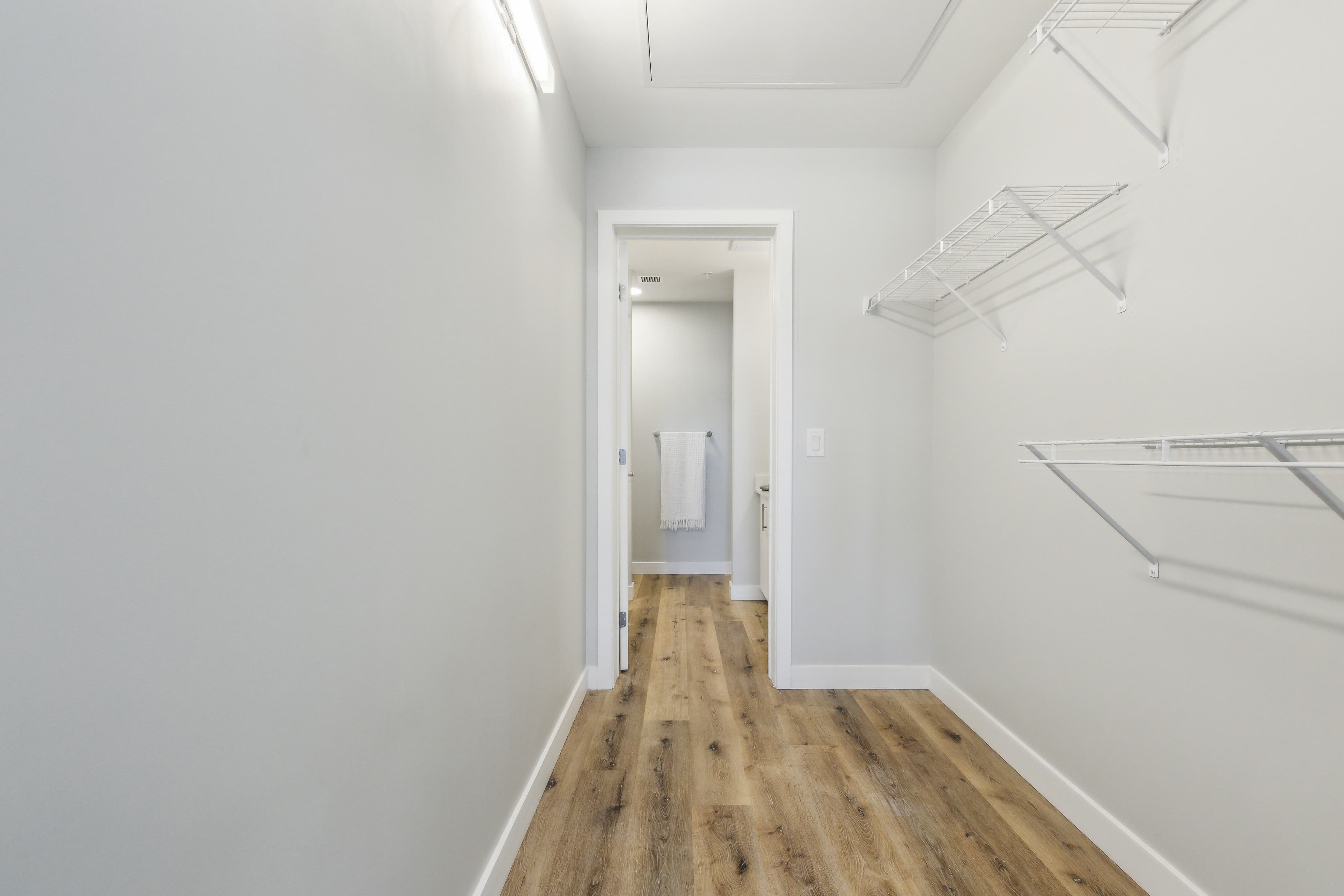 Mainline Living - Photo 13