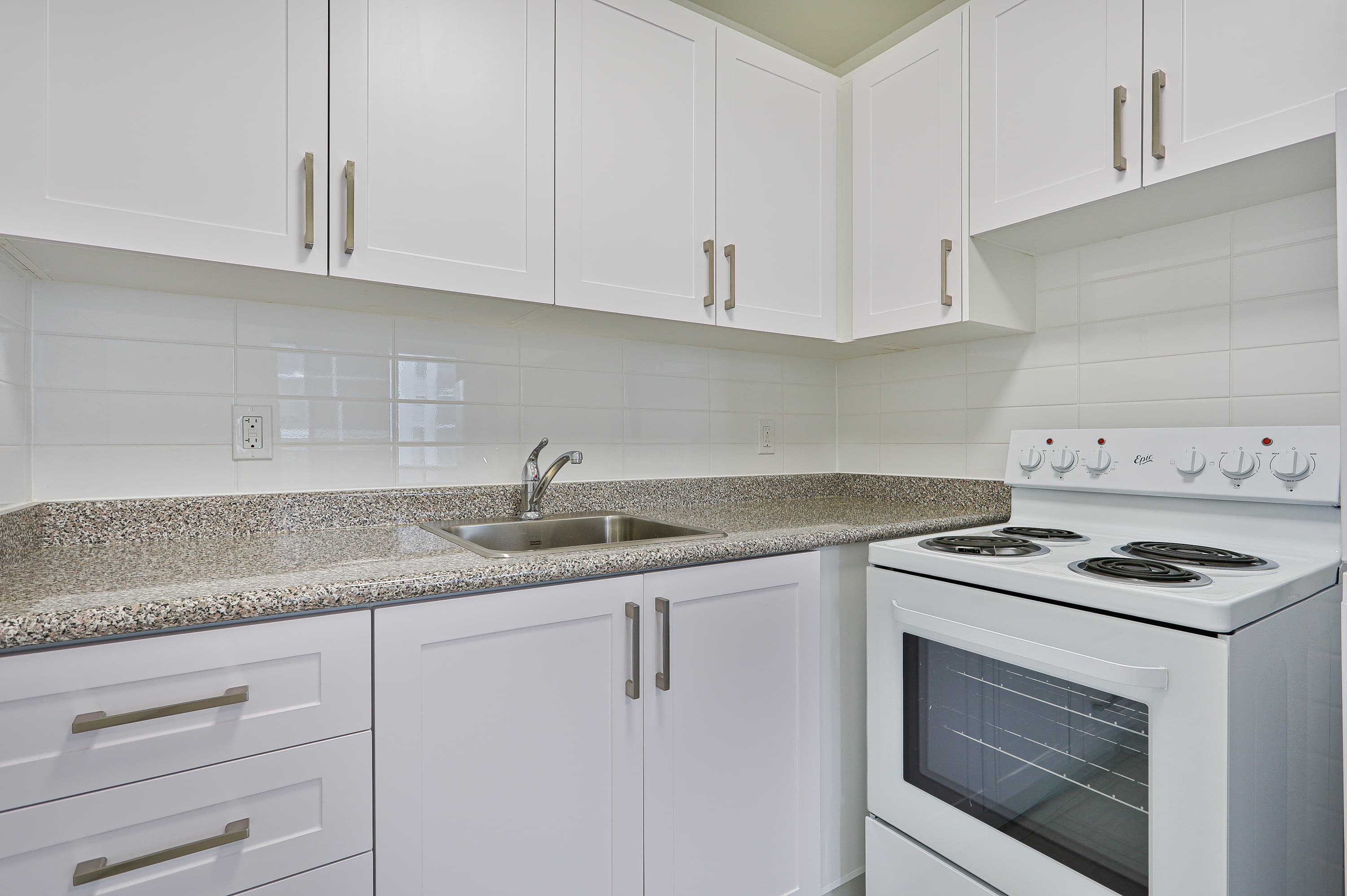 Westdale Properties — JR-1 Bed - Photo 9