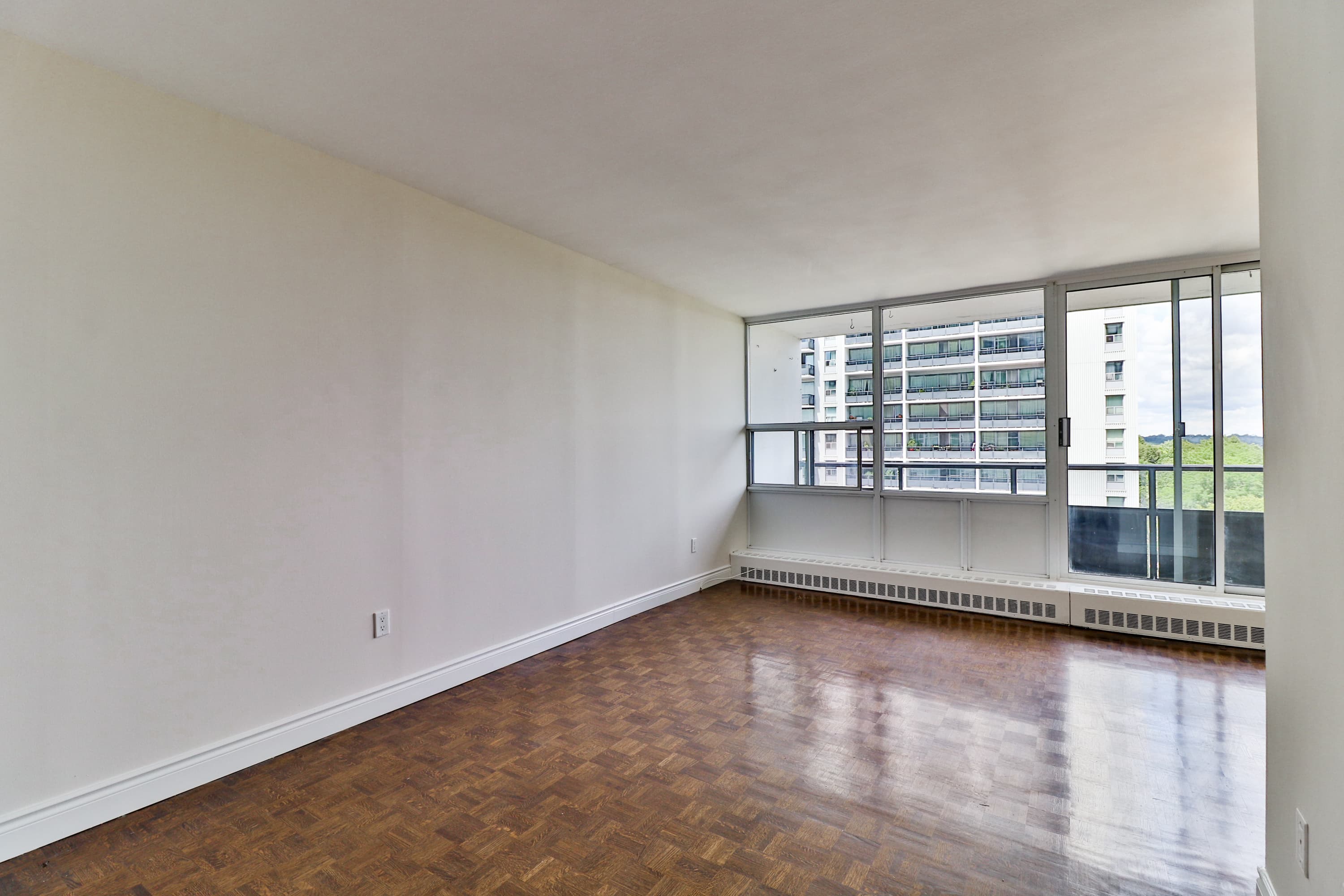 Westdale Properties — JR-1 Bed - Photo 37