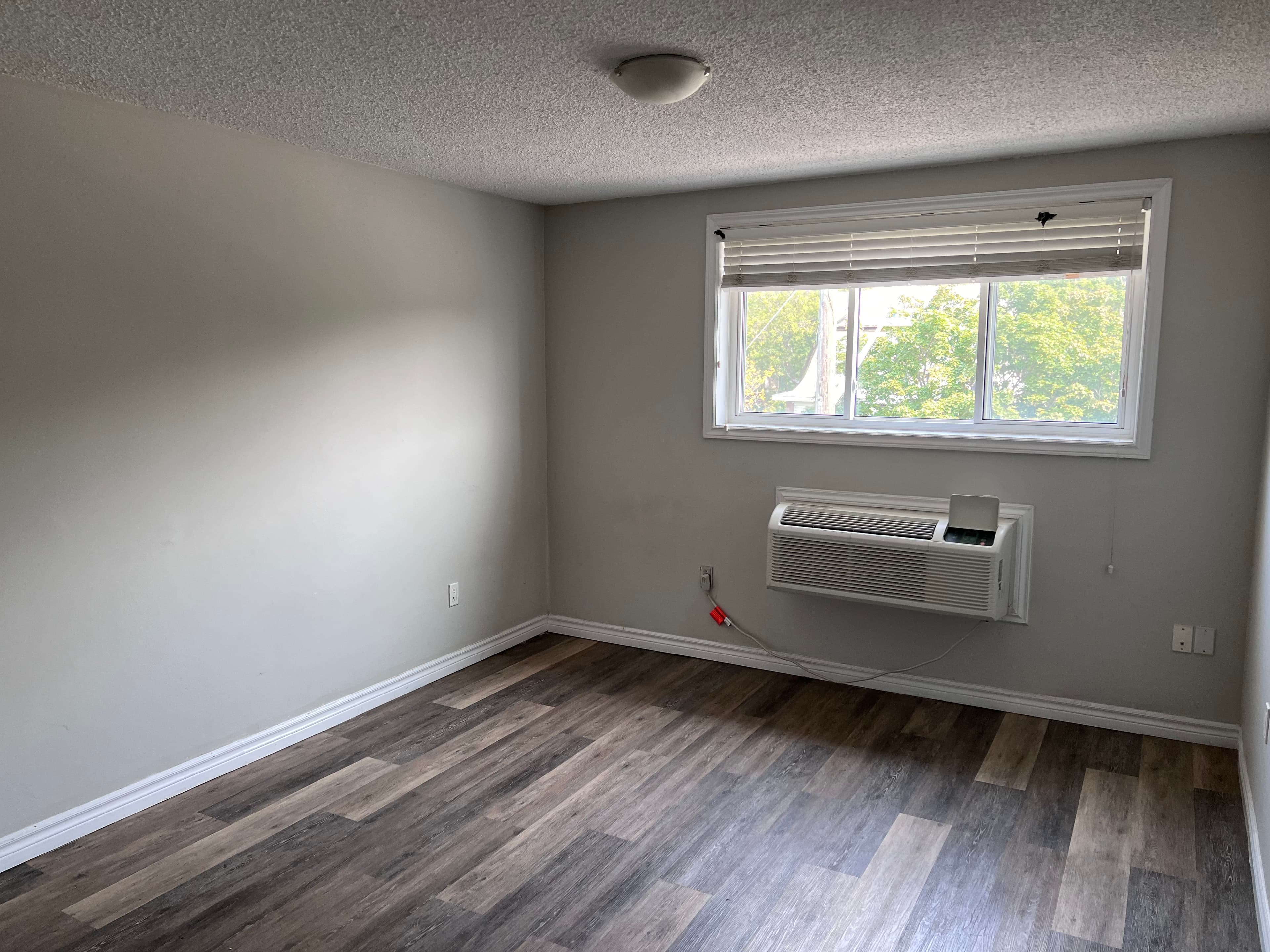 Whitehall Apartments - Photo 2