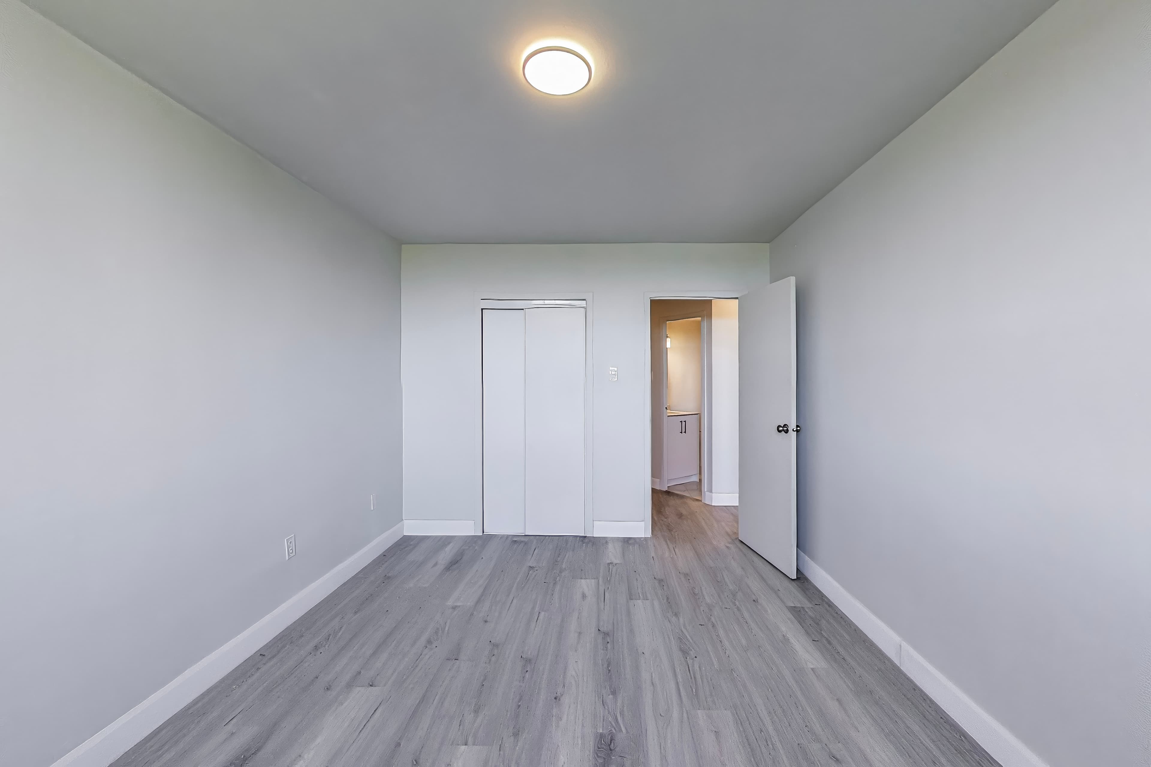 Centennial Tower - Photo 16