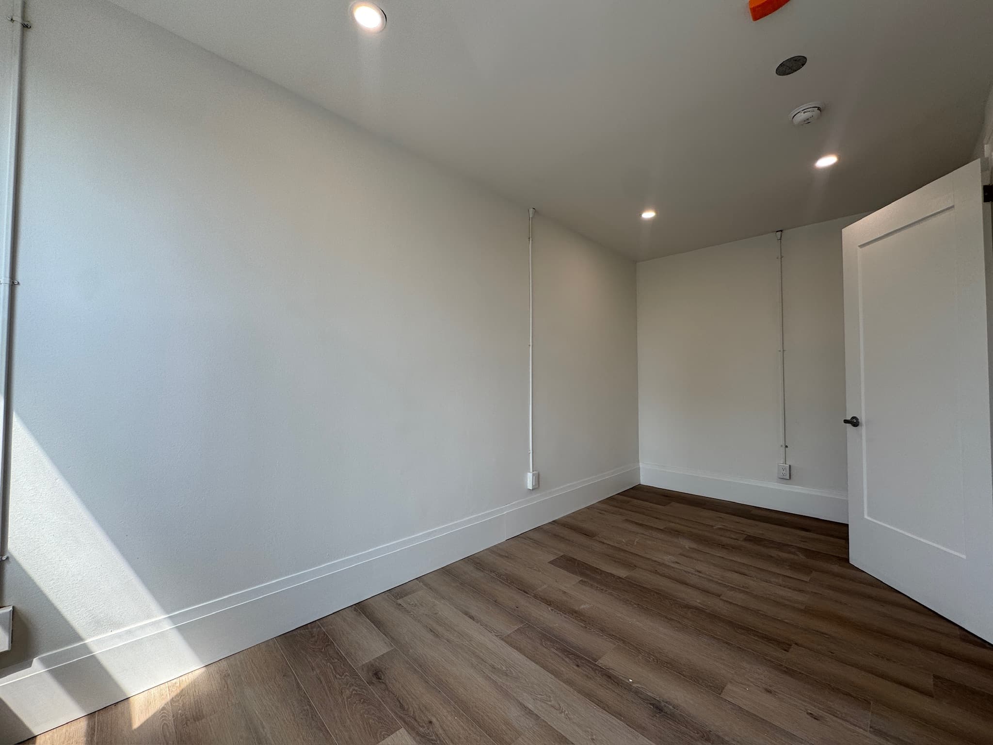 Whitehall Apartments — 15 - Photo 5