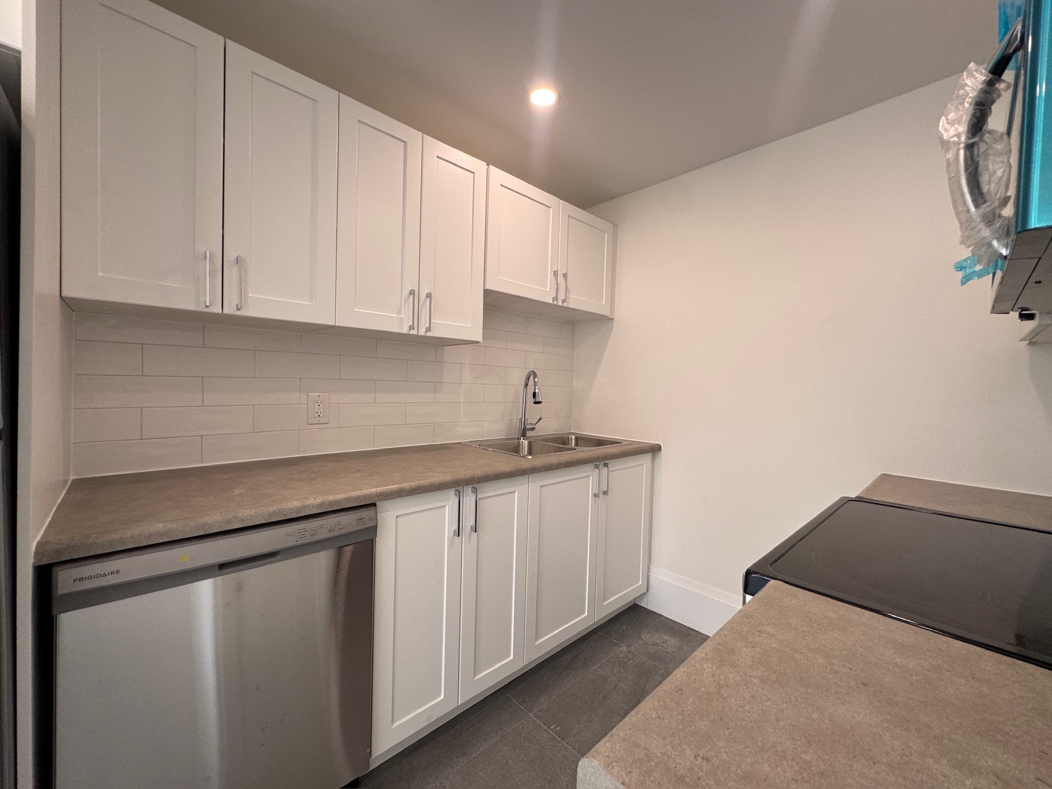Whitehall Apartments — 15 - Photo 2
