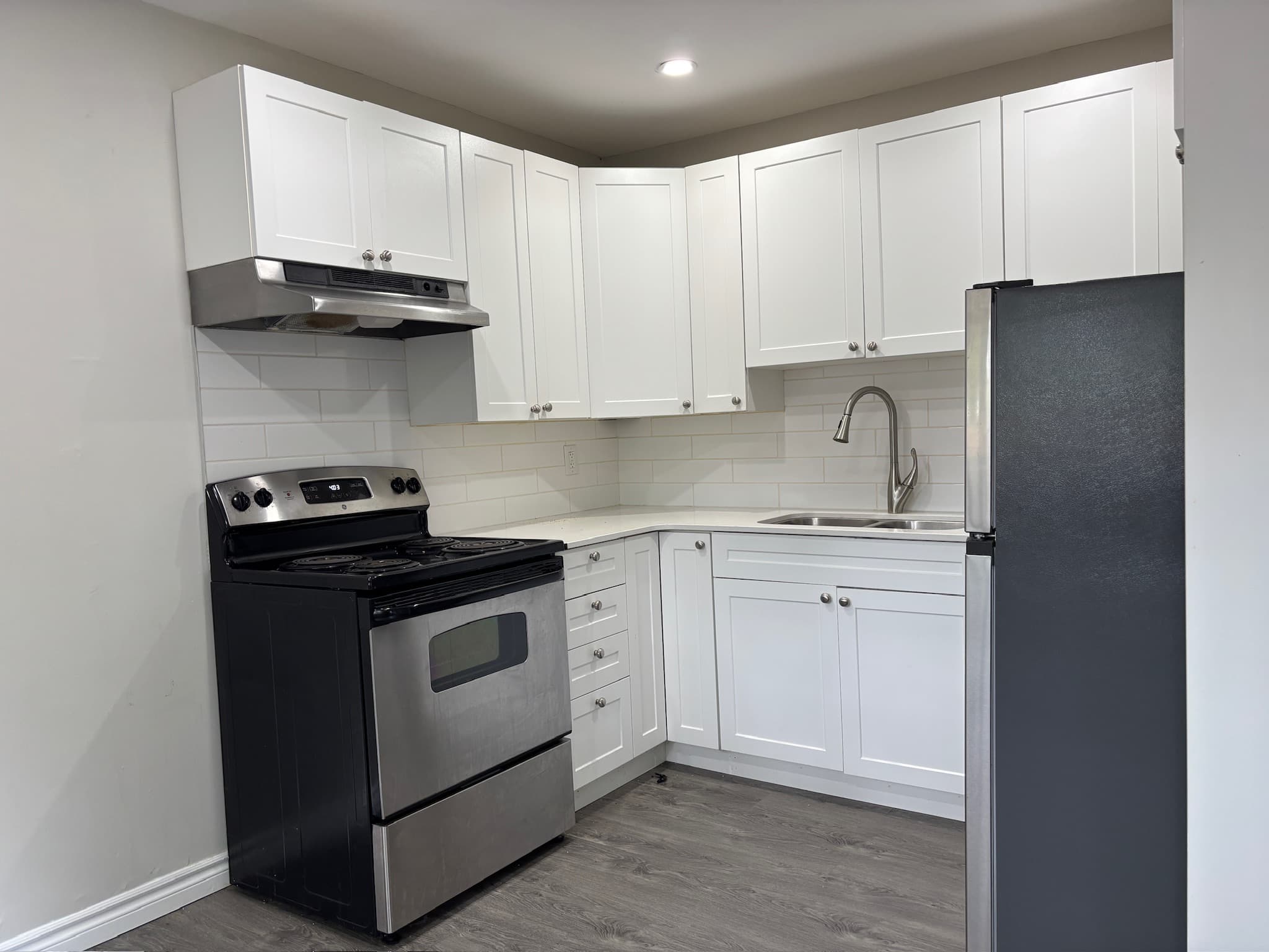 Whitehall Apartments — A01 - Photo 5