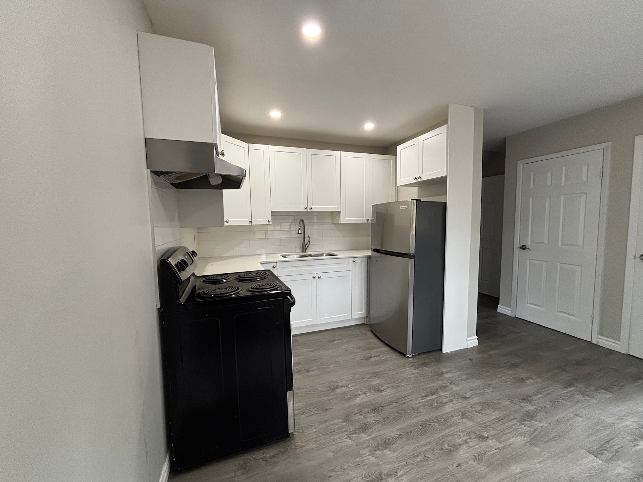 Whitehall Apartments — A01 - Photo 7