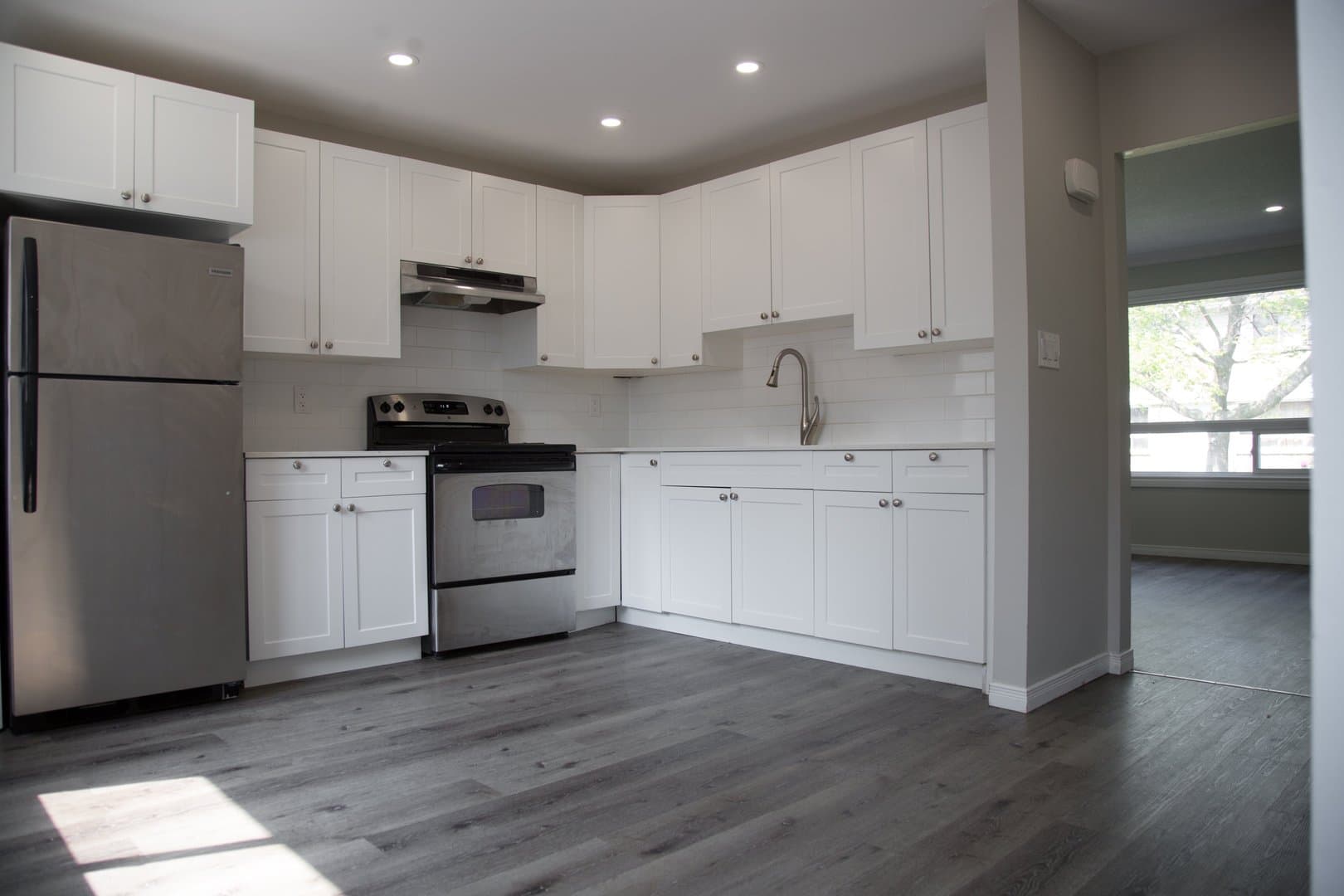 Whitehall Apartments — A01 - Photo 4