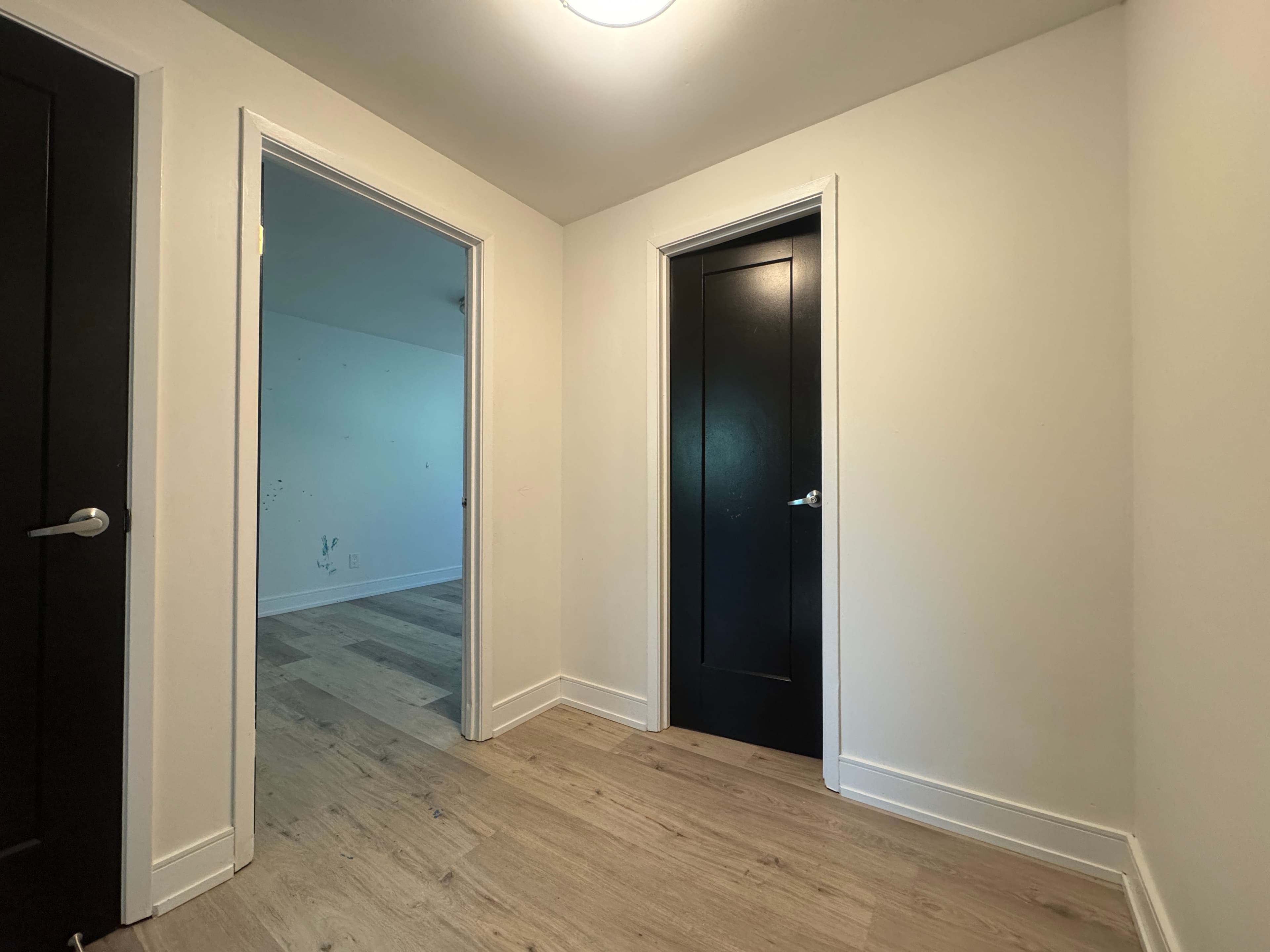 Whitehall Apartments — A01 - Photo 11