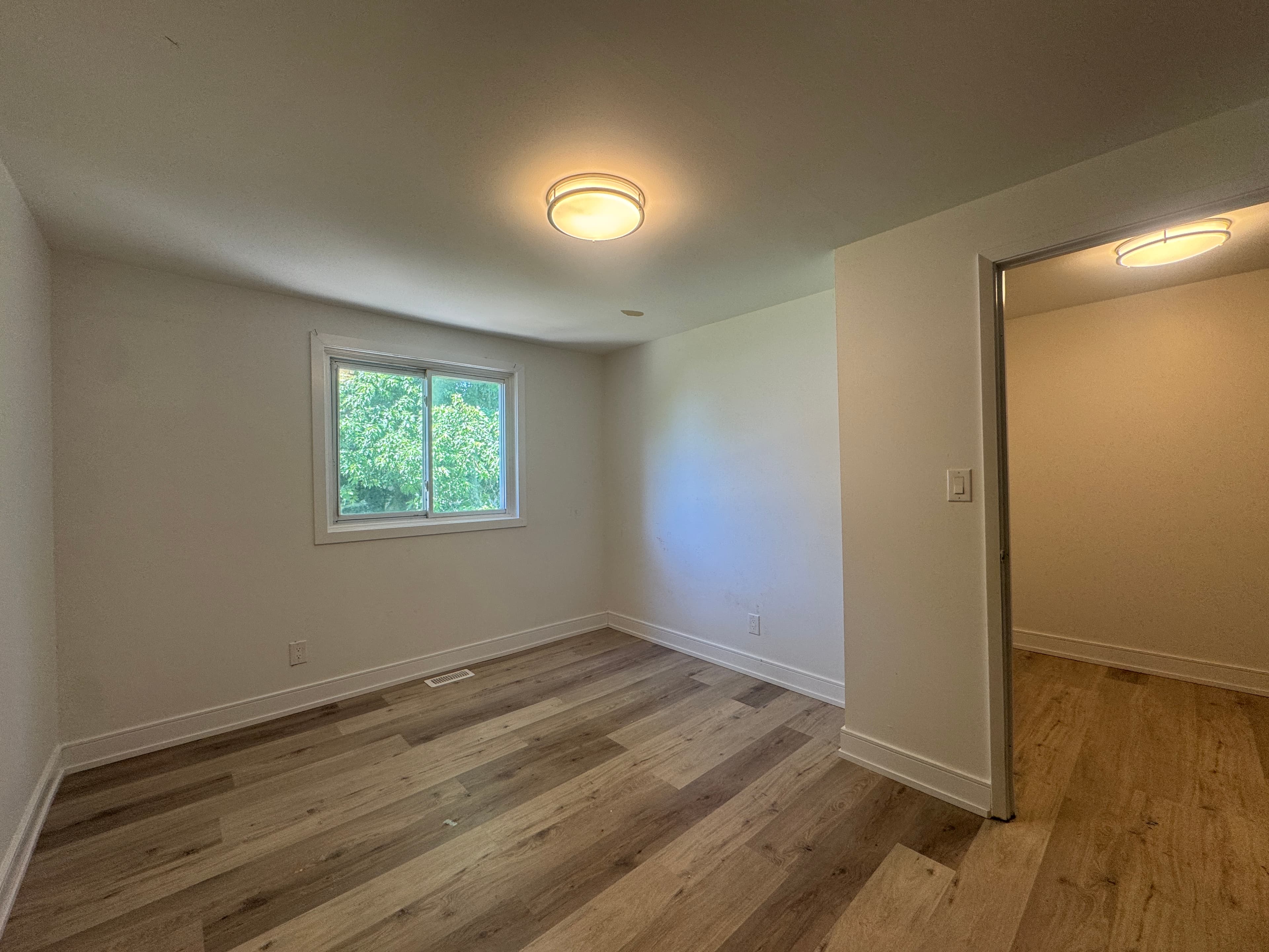 Whitehall Apartments — A01 - Photo 16