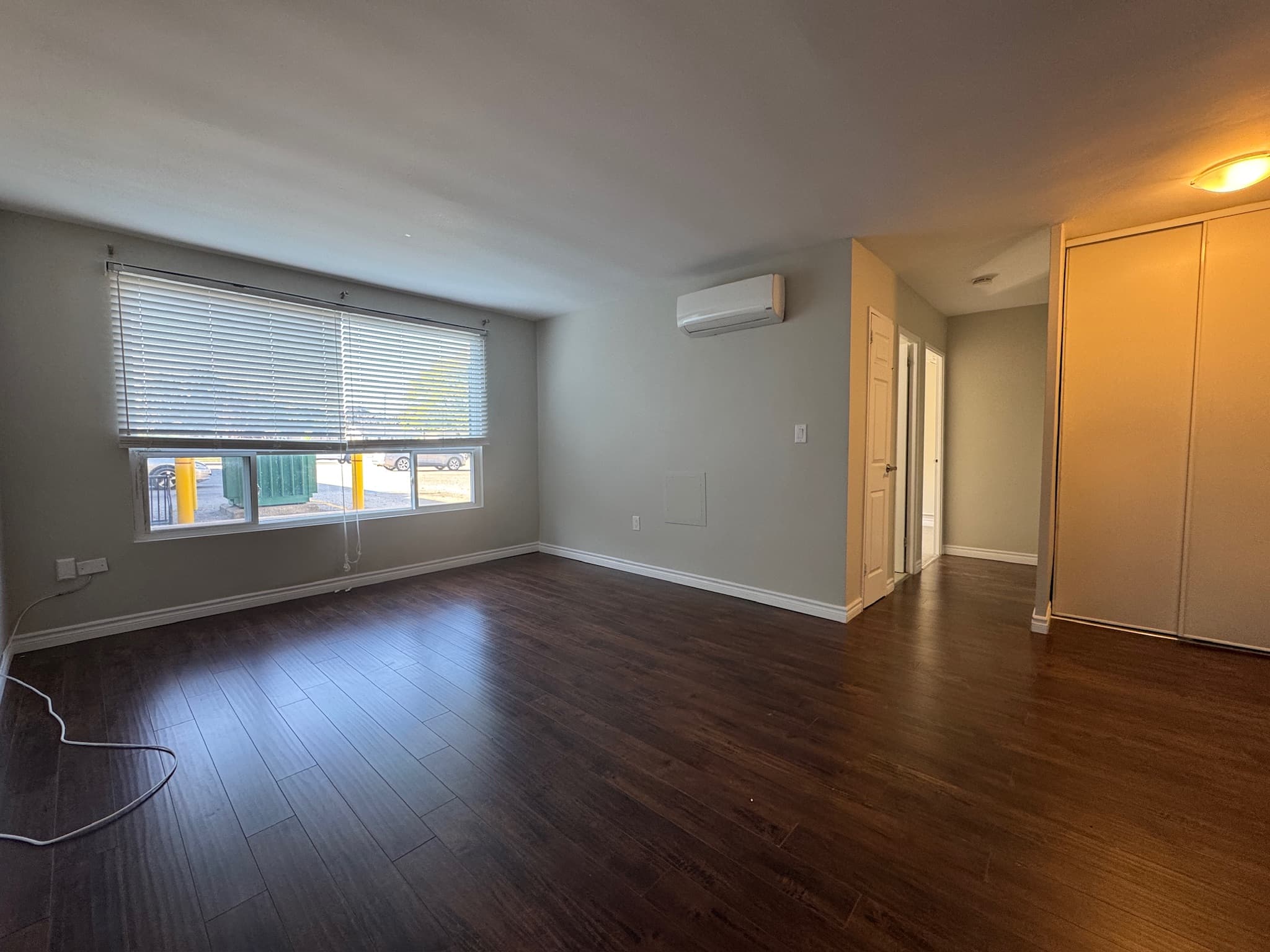 Whitehall Apartments — 14 - Photo 17
