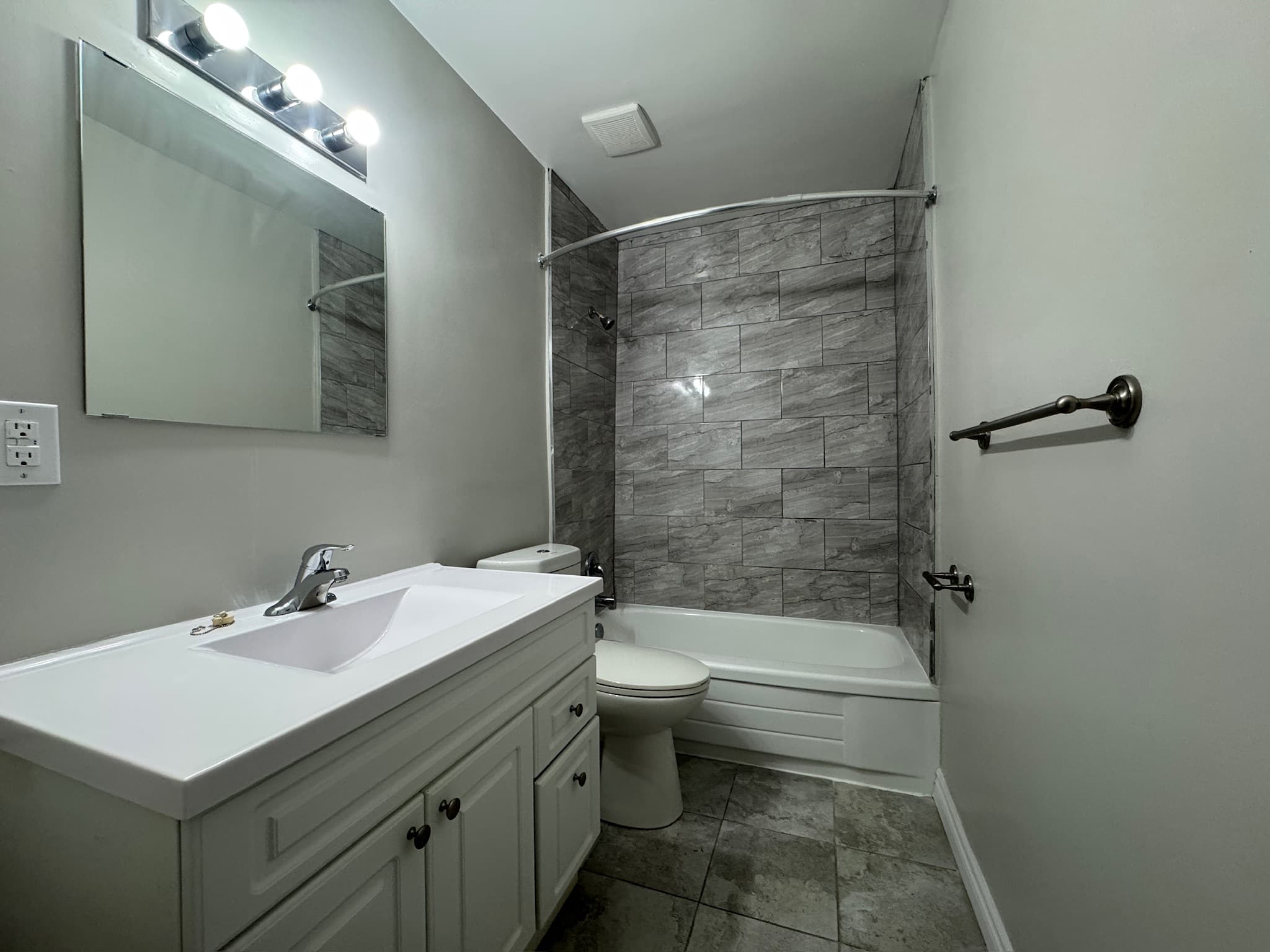 Whitehall Apartments — 14 - Photo 23