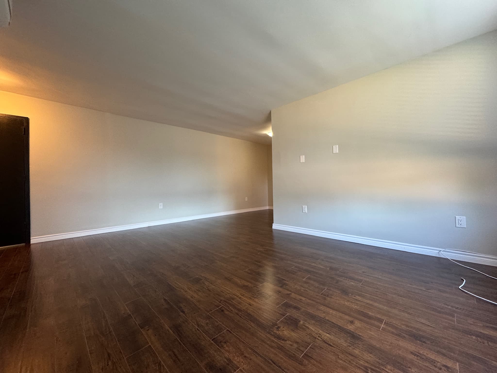 Whitehall Apartments — 14 - Photo 19
