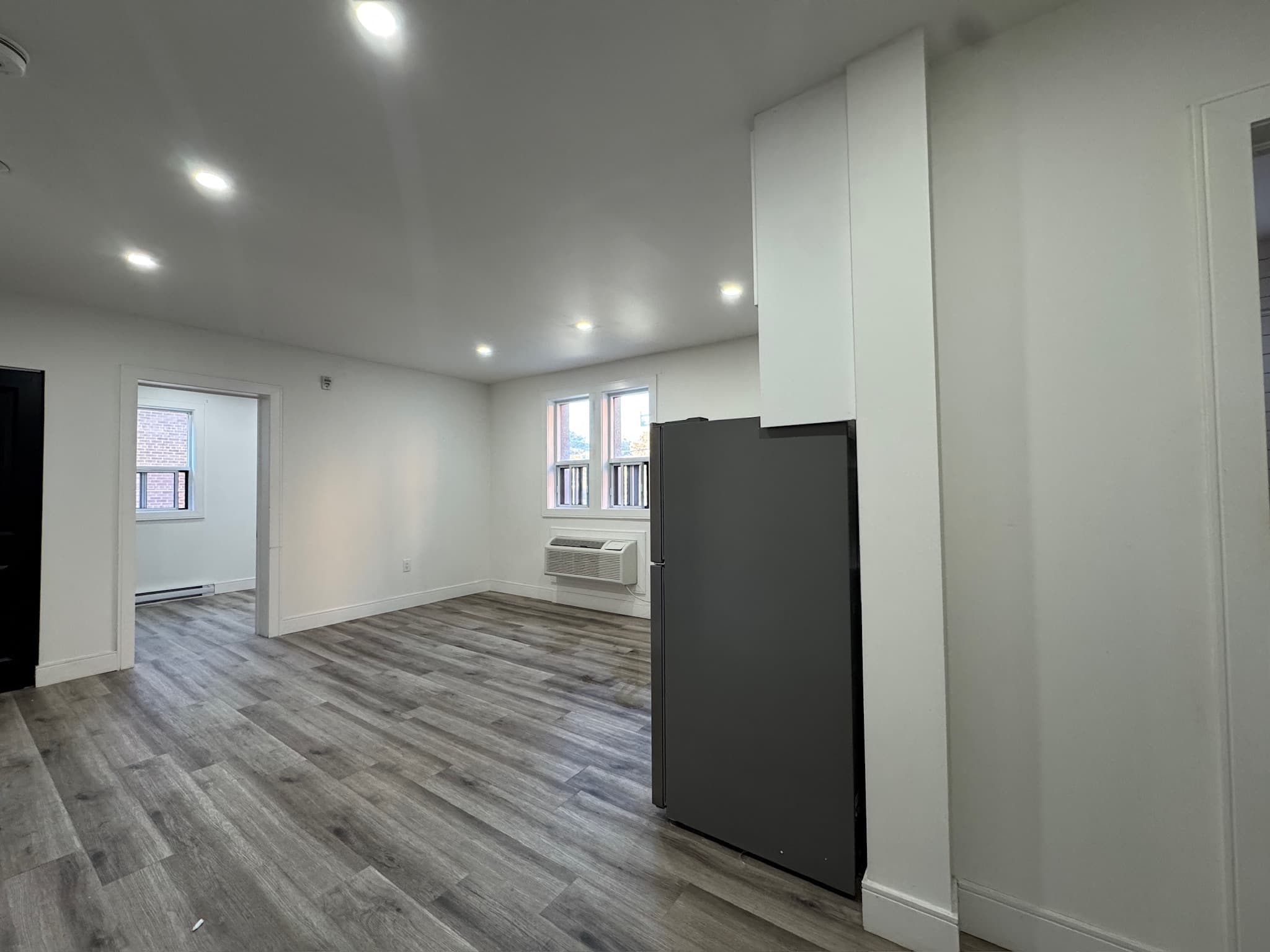 Whitehall Apartments — 103 - Photo 5